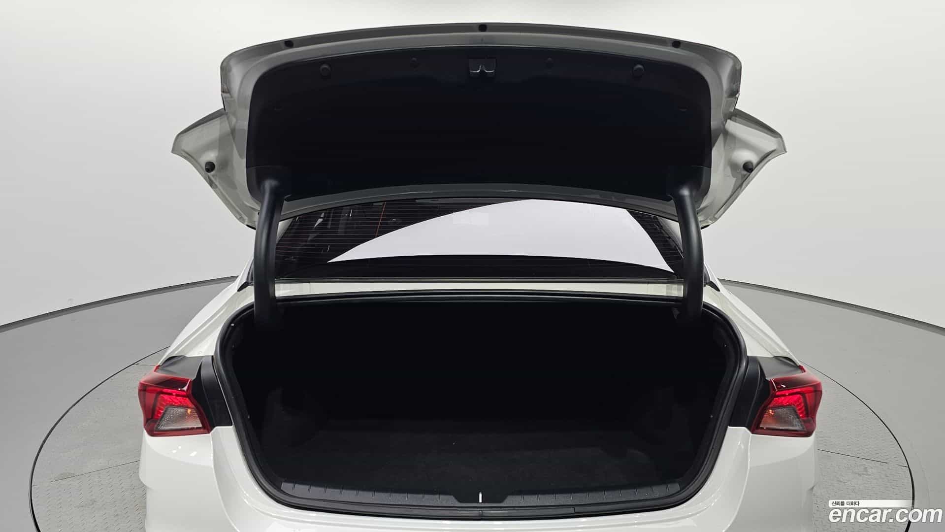 K5 Kia 2021.1-OPTION-044