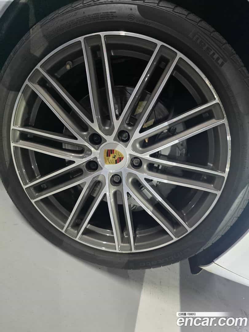 Panamera Porsche 2018.11-OPTION-022