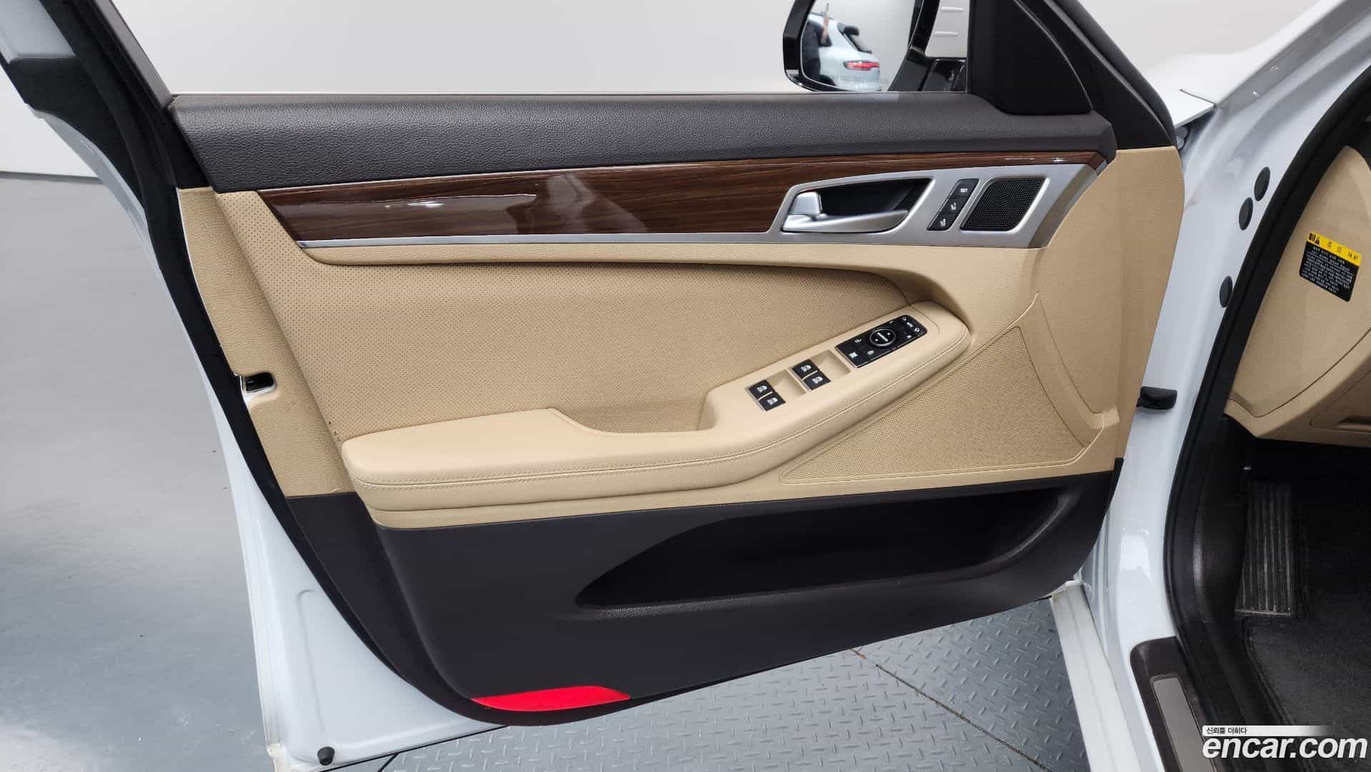 G80 Genesis 2019.7-INNER-034