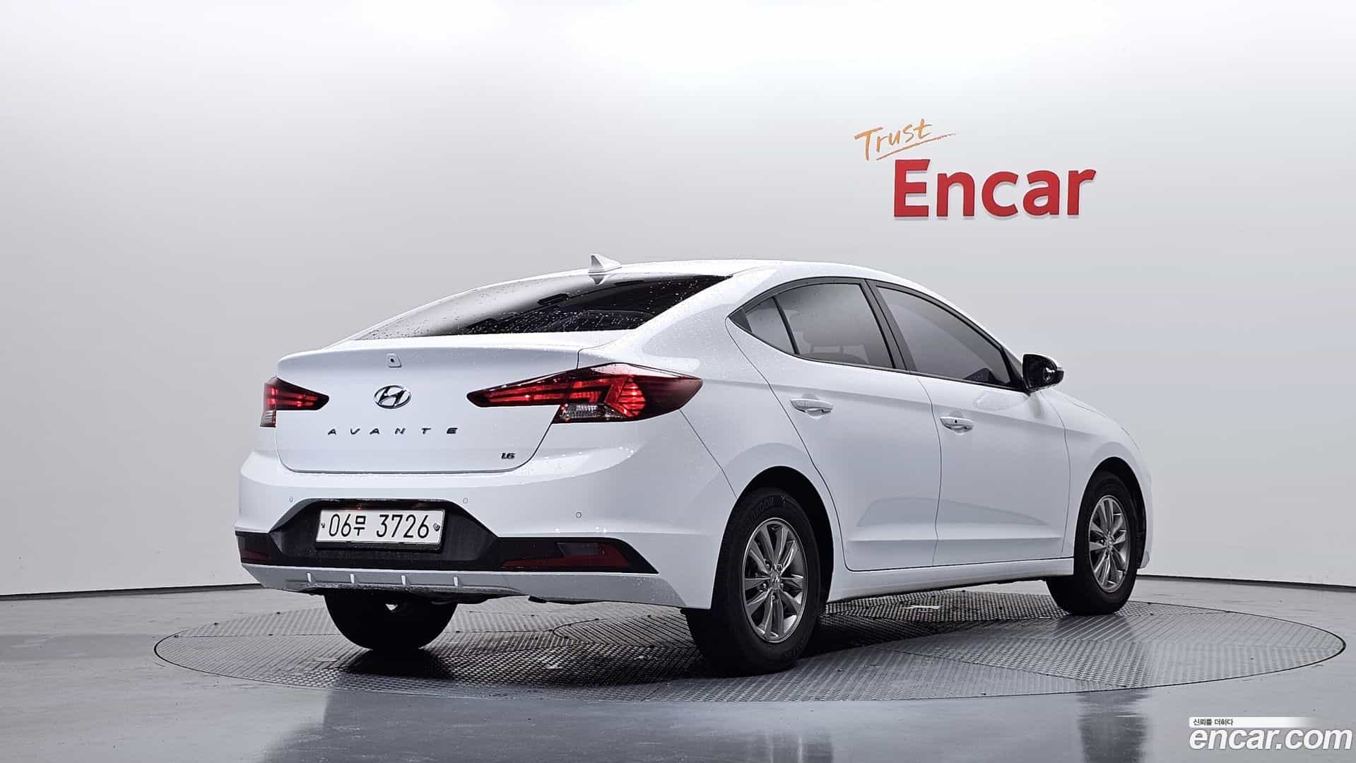 AVANTE Hyundai 2018.8-OUTER-002