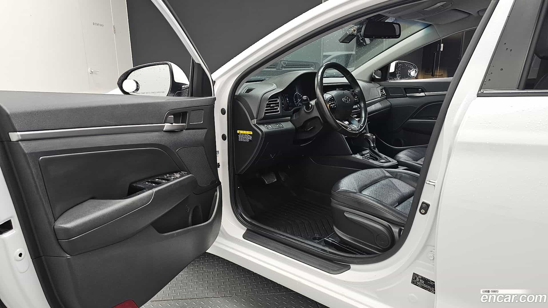 AVANTE Hyundai 2018.8-INNER-010