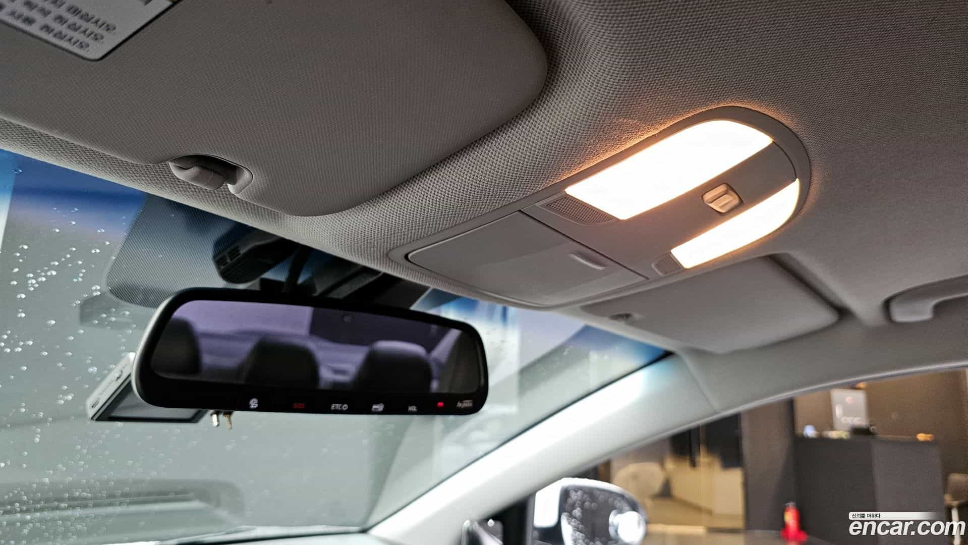 AVANTE Hyundai 2018.8-OPTION-022