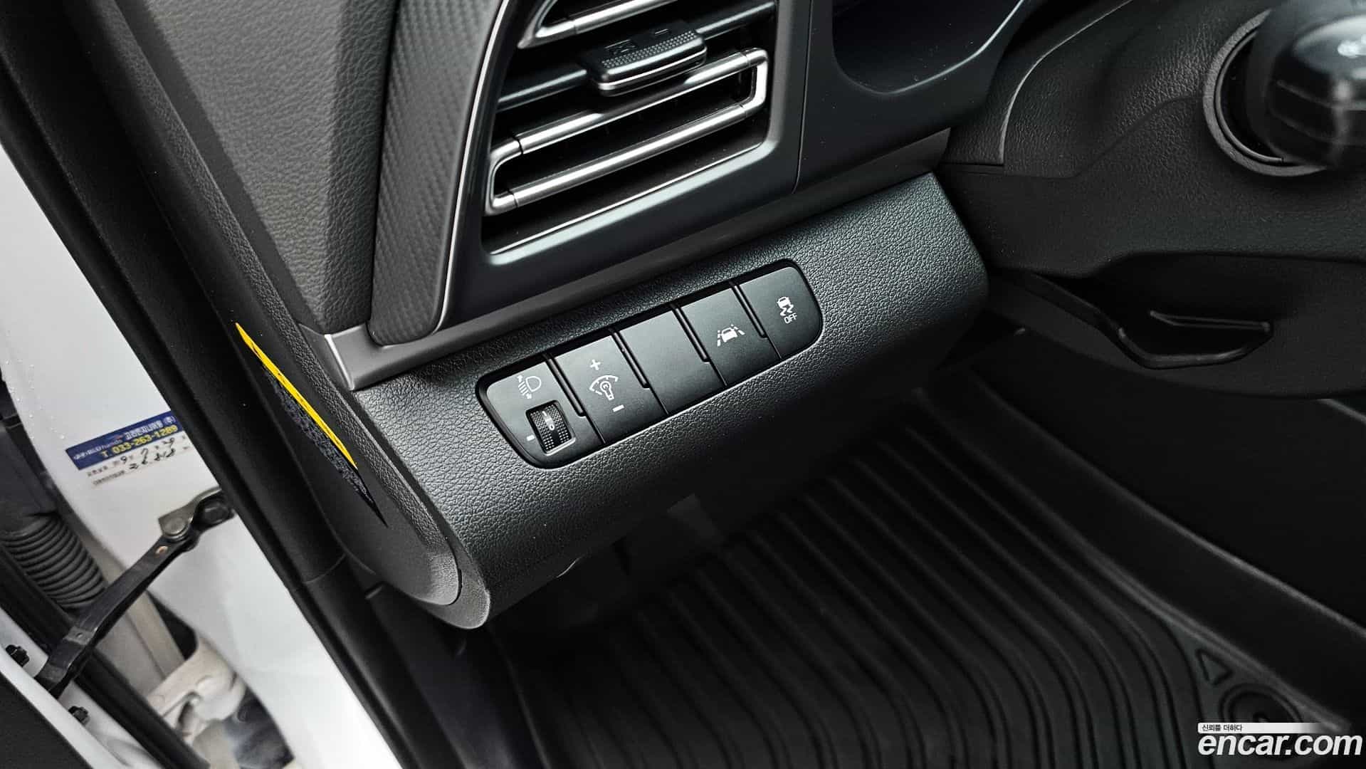 AVANTE Hyundai 2018.8-OPTION-023