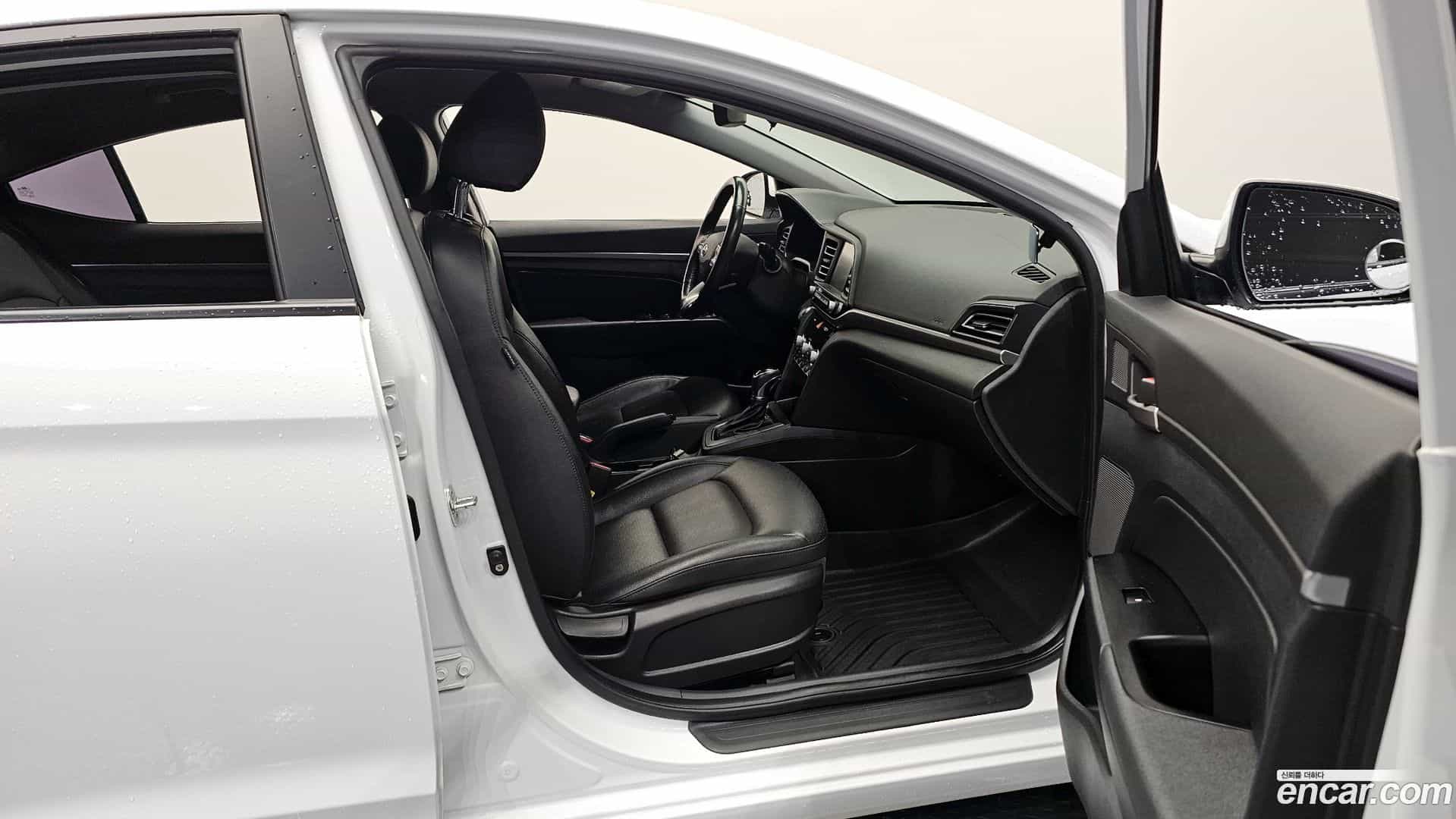 AVANTE Hyundai 2018.8-INNER-036