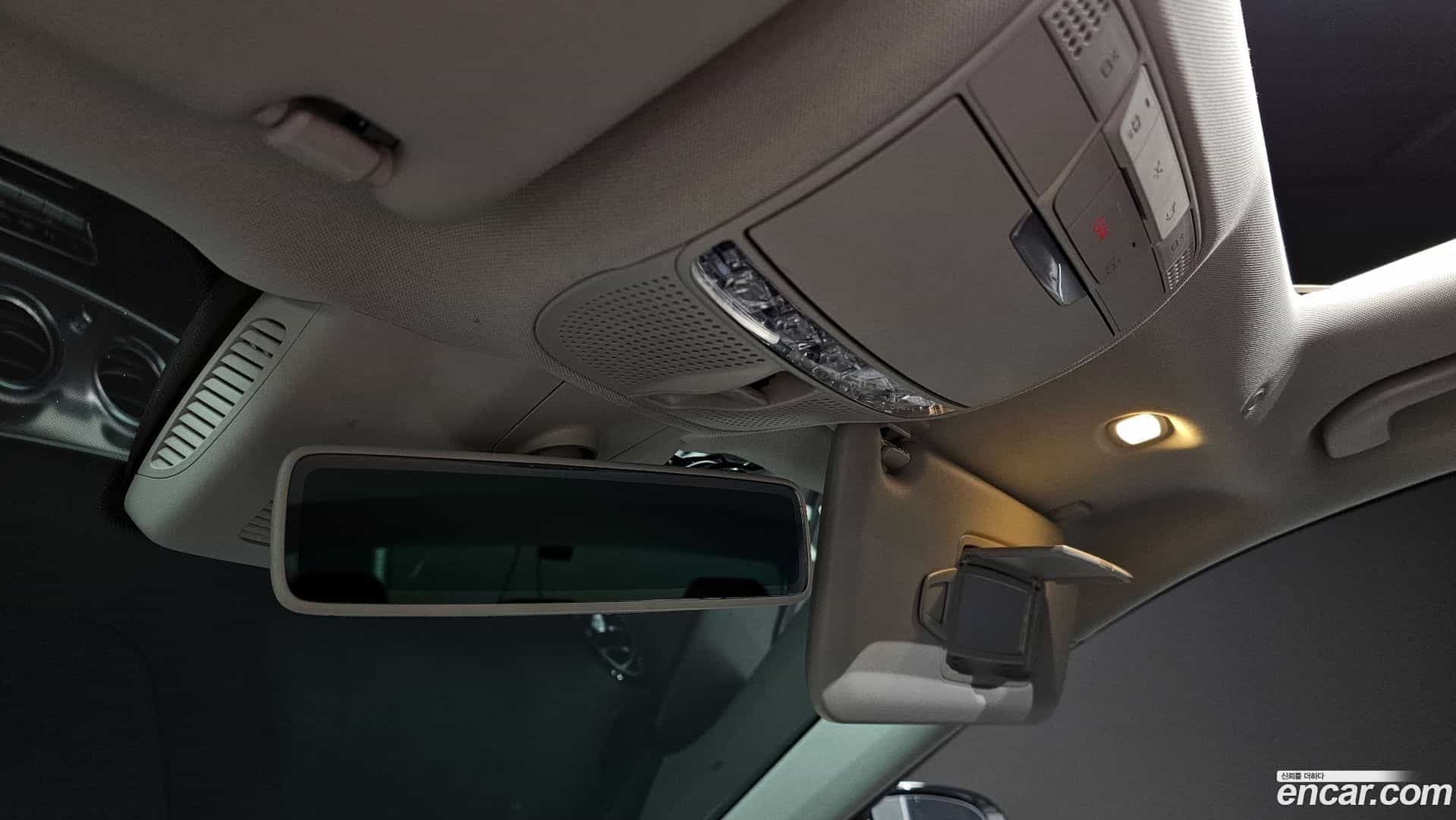 E-Class Mercedes-Benz 2019.6-OPTION-023