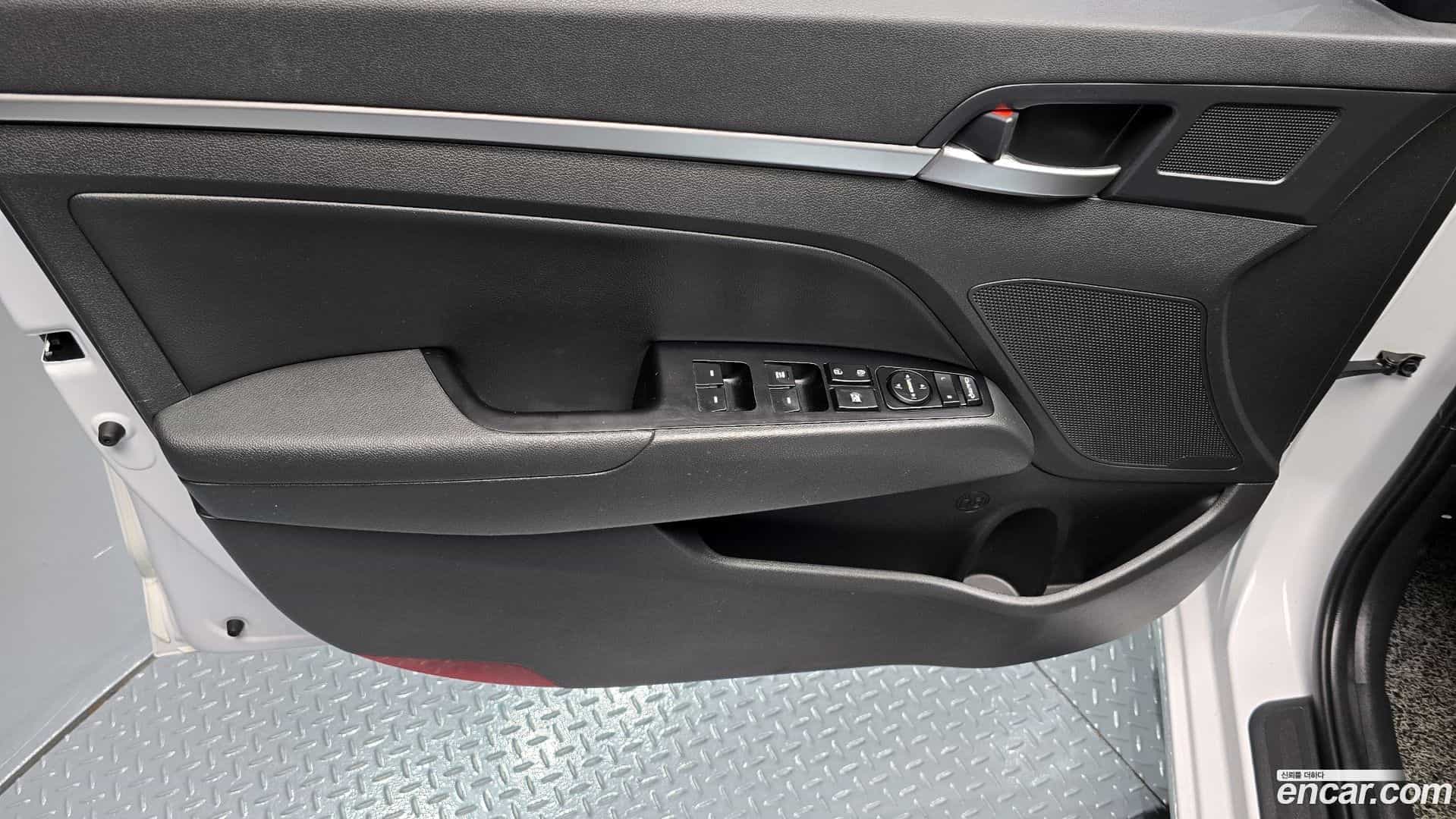 AVANTE Hyundai 2019.10-INNER-034