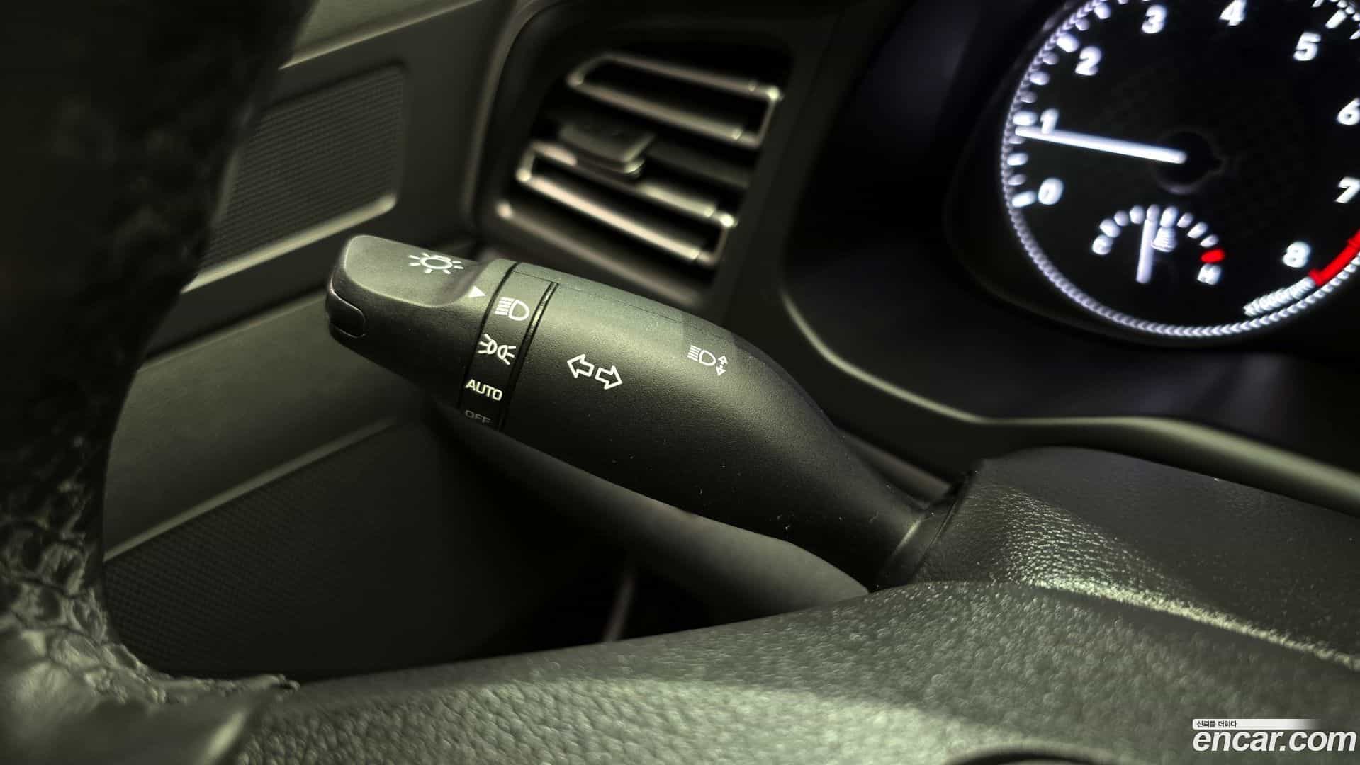 AVANTE Hyundai 2019.10-OPTION-040