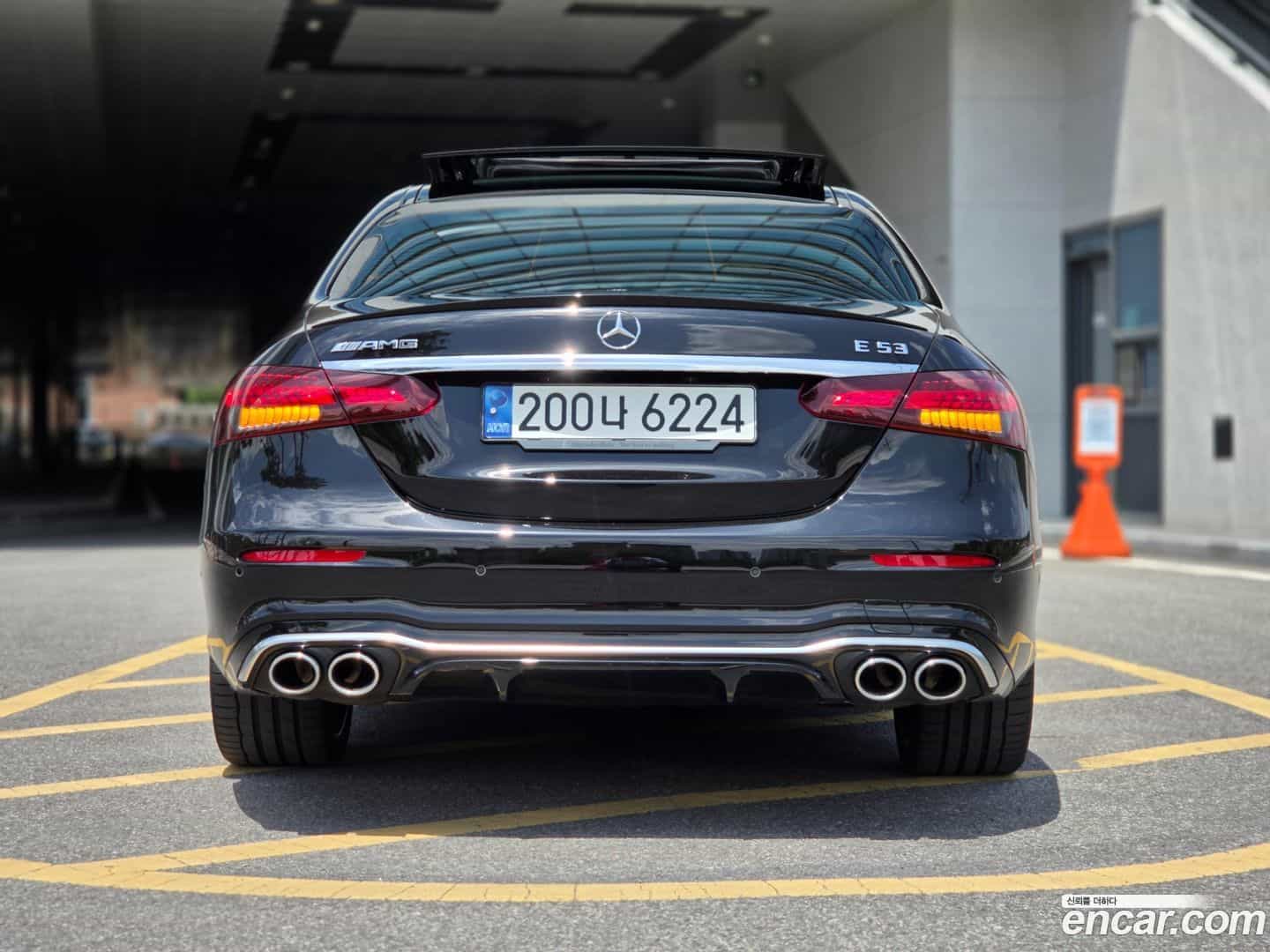 E-Class Mercedes-Benz 2022.8-OUTER-005
