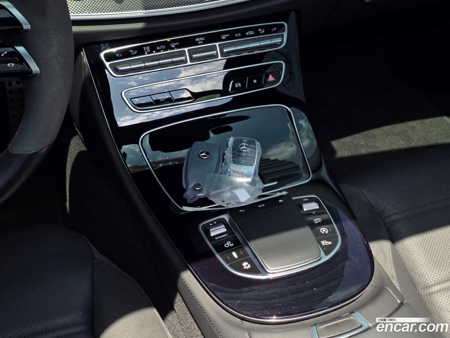 E-Class Mercedes-Benz 2022.8-OPTION-015