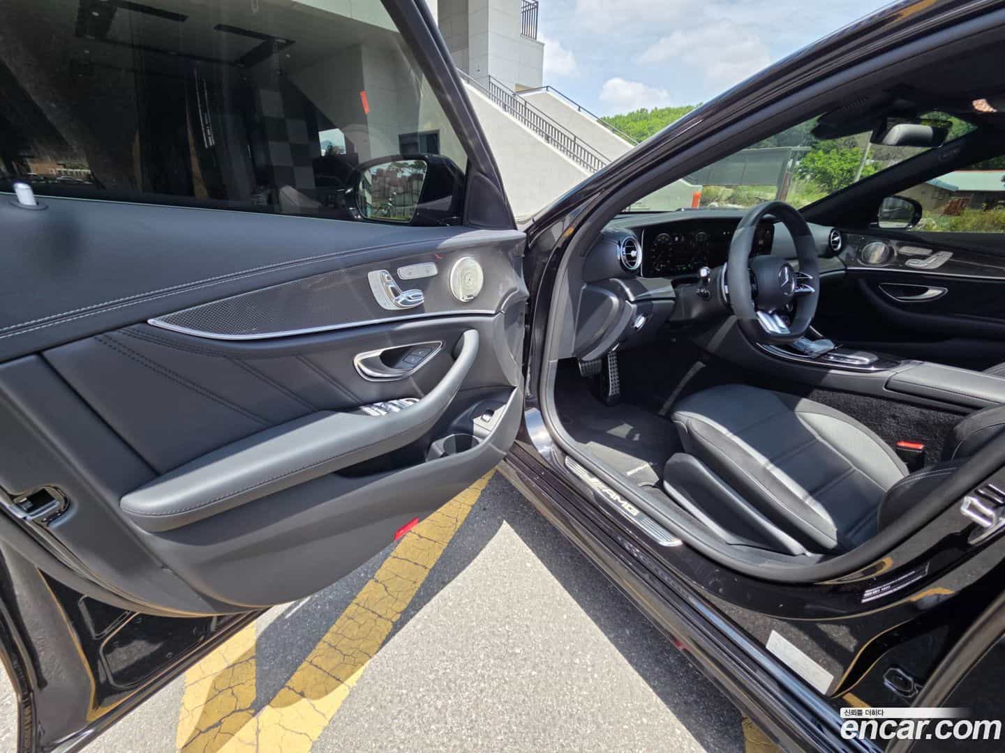 E-Class Mercedes-Benz 2022.8-OPTION-016