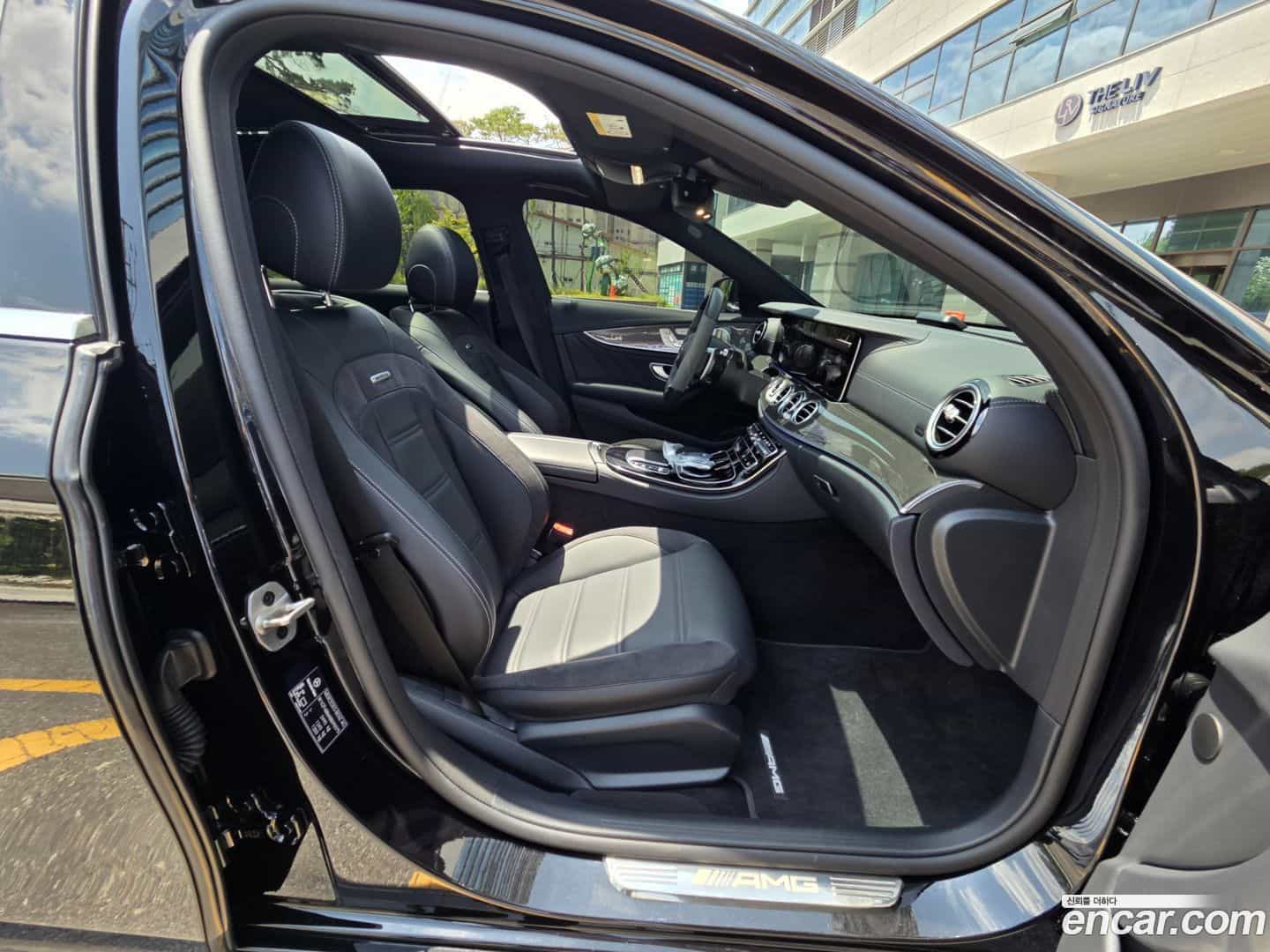 E-Class Mercedes-Benz 2022.8-OPTION-019