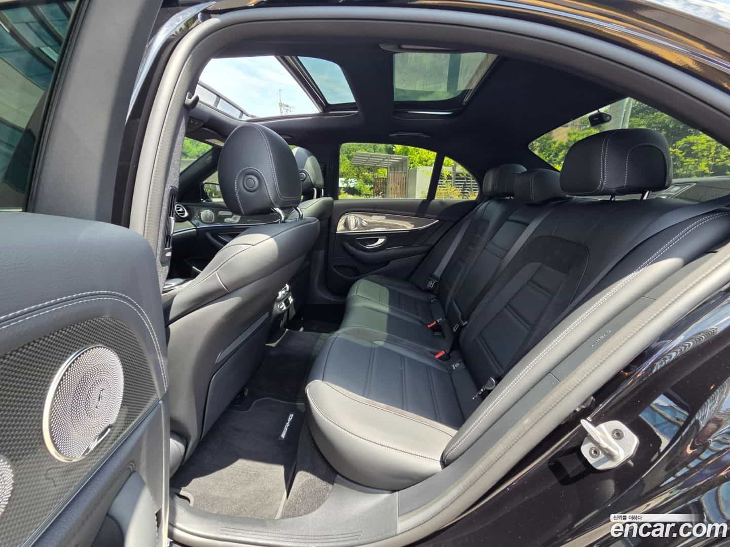 E-Class Mercedes-Benz 2022.8-OPTION-021