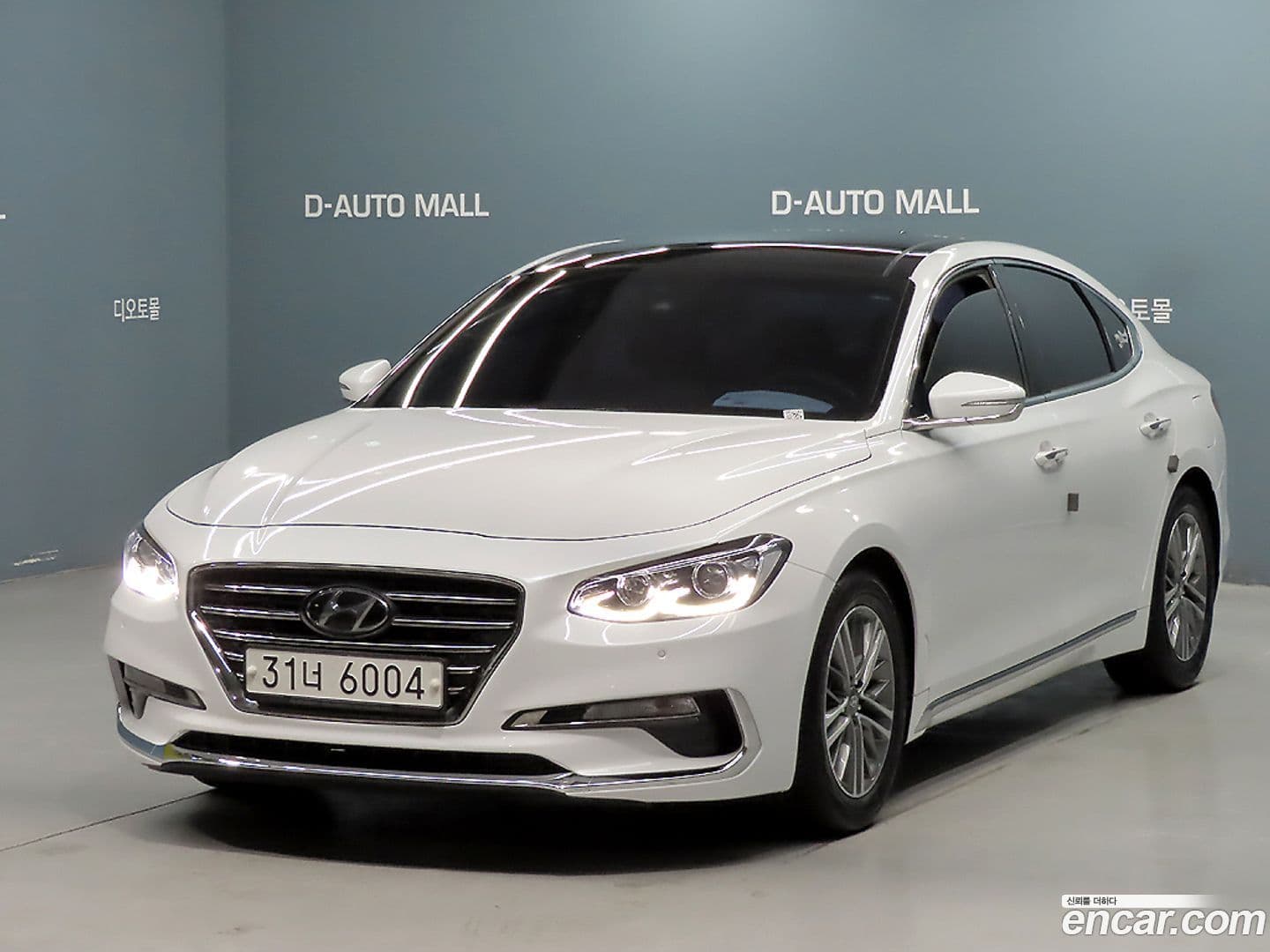 Main__Slider__Photo:Grandeur Hyundai 2018.3-0