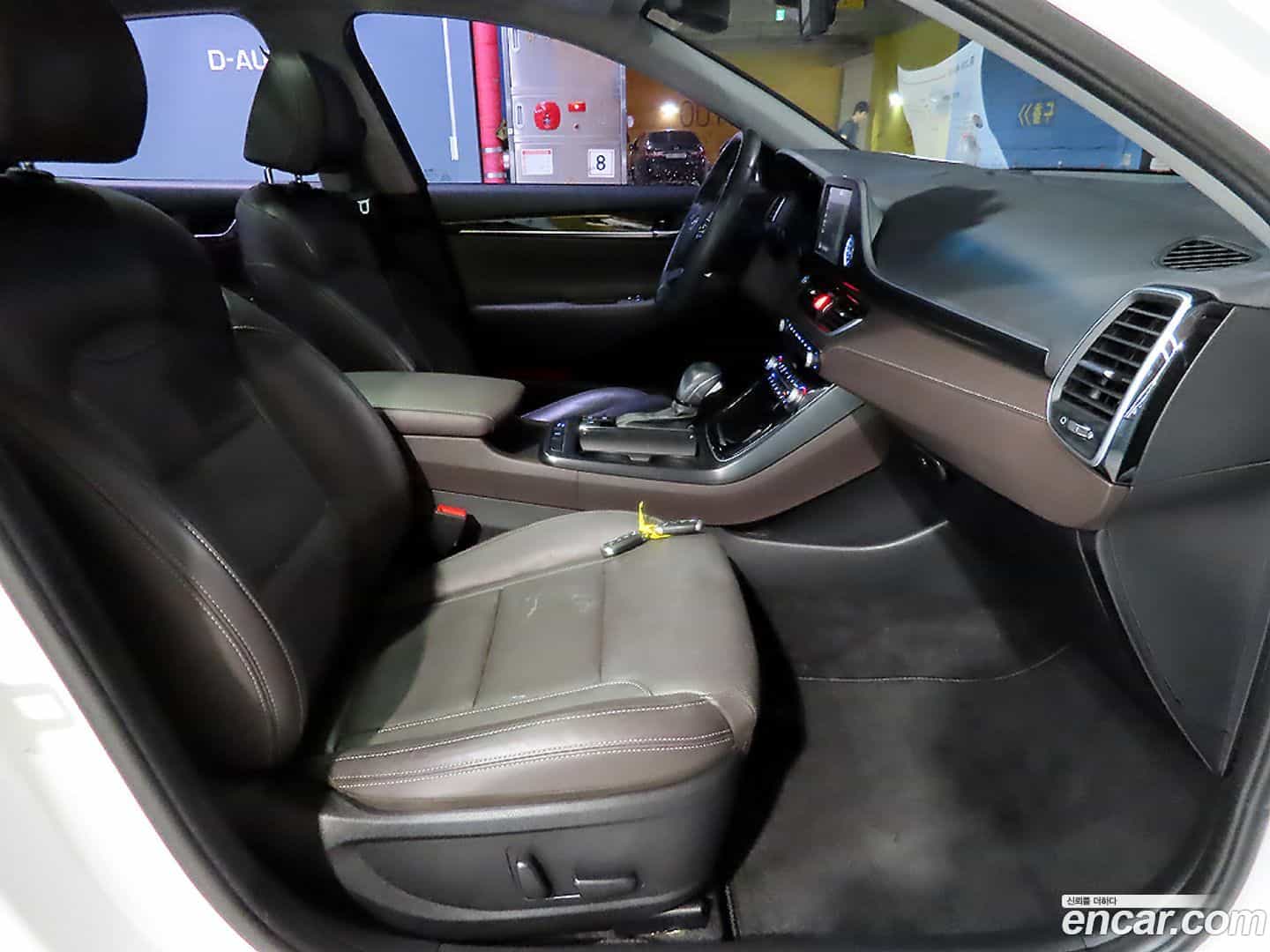 Grandeur Hyundai 2018.3-INNER-008