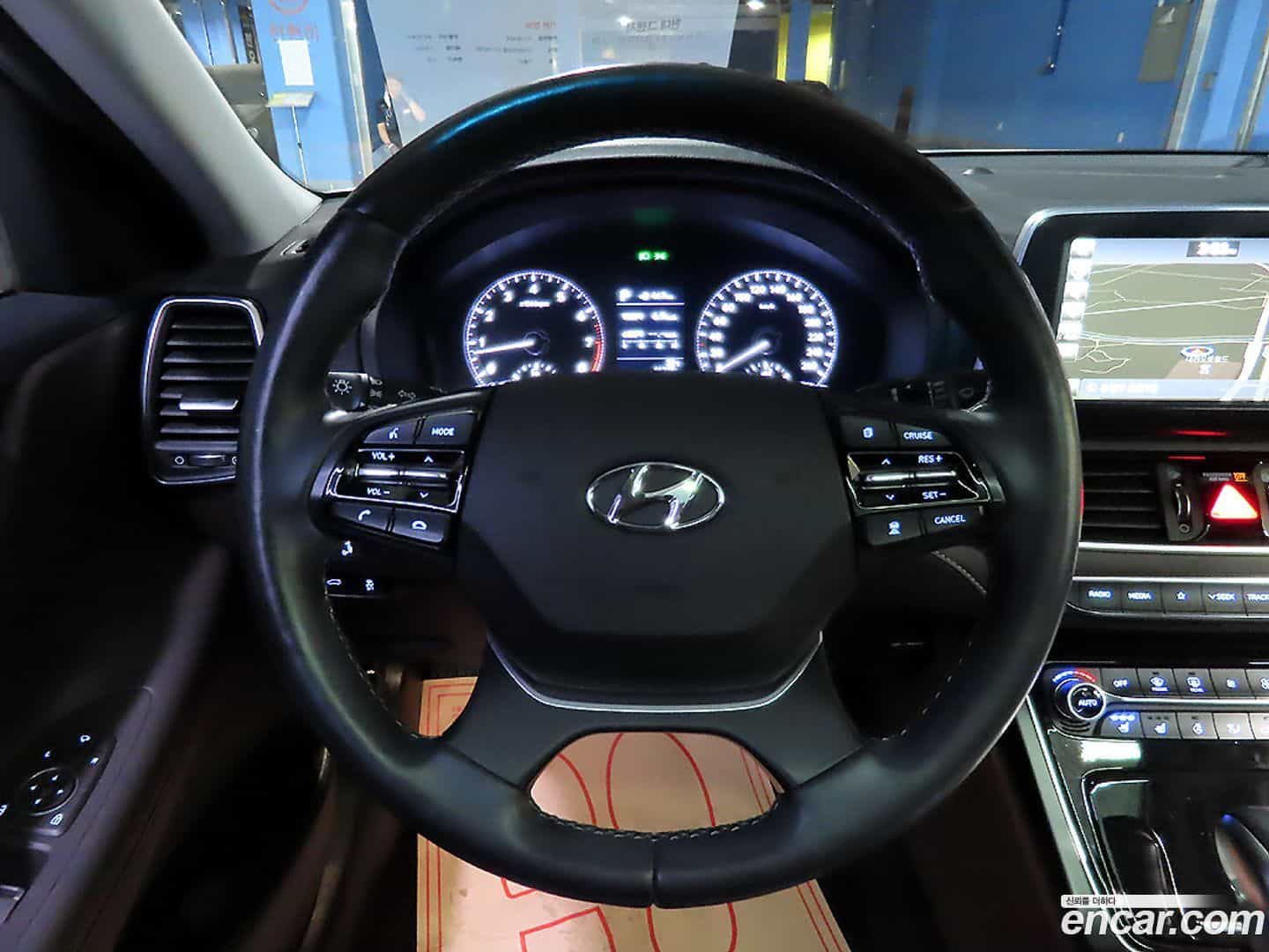 Grandeur Hyundai 2018.3-OPTION-015