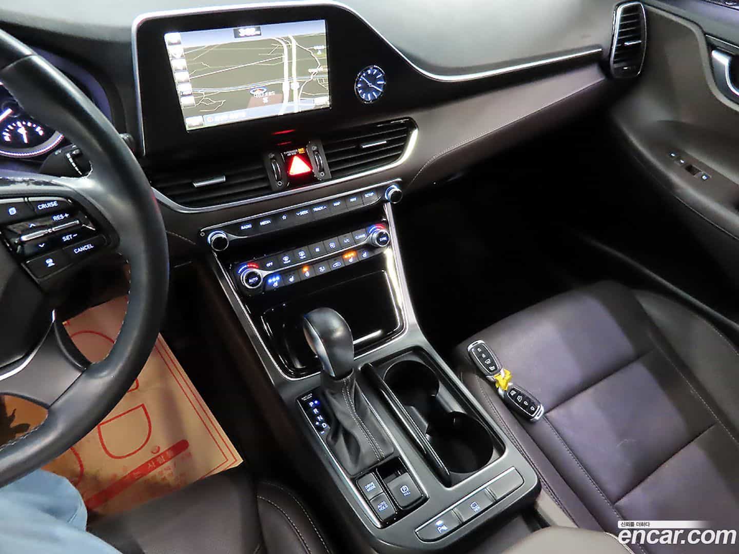 Grandeur Hyundai 2018.3-OPTION-016