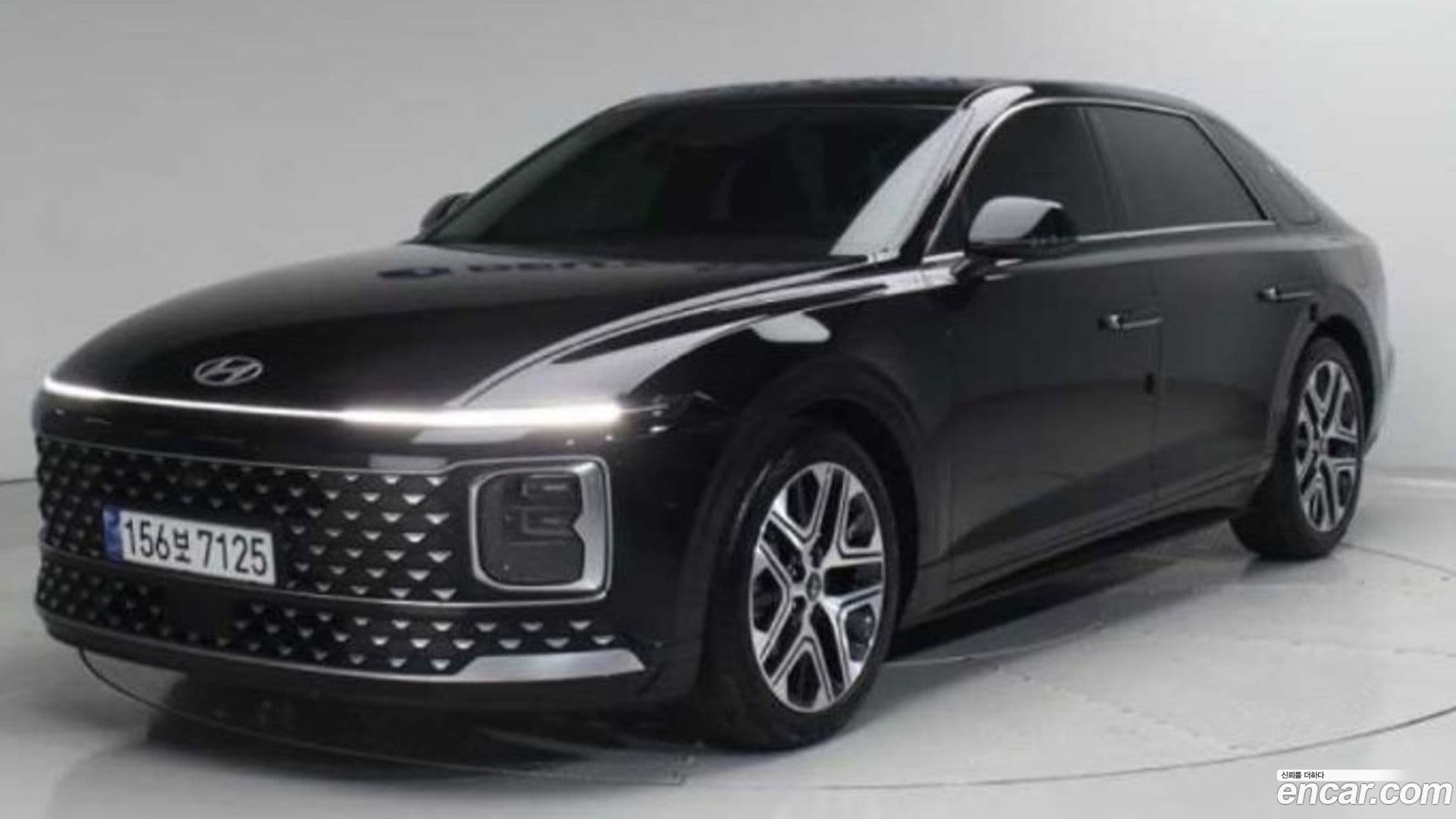 Main__Slider__Photo:Grandeur Hyundai 2025.0-0
