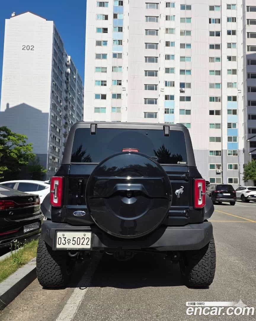 Bronco Ford 2025.10-OUTER-002