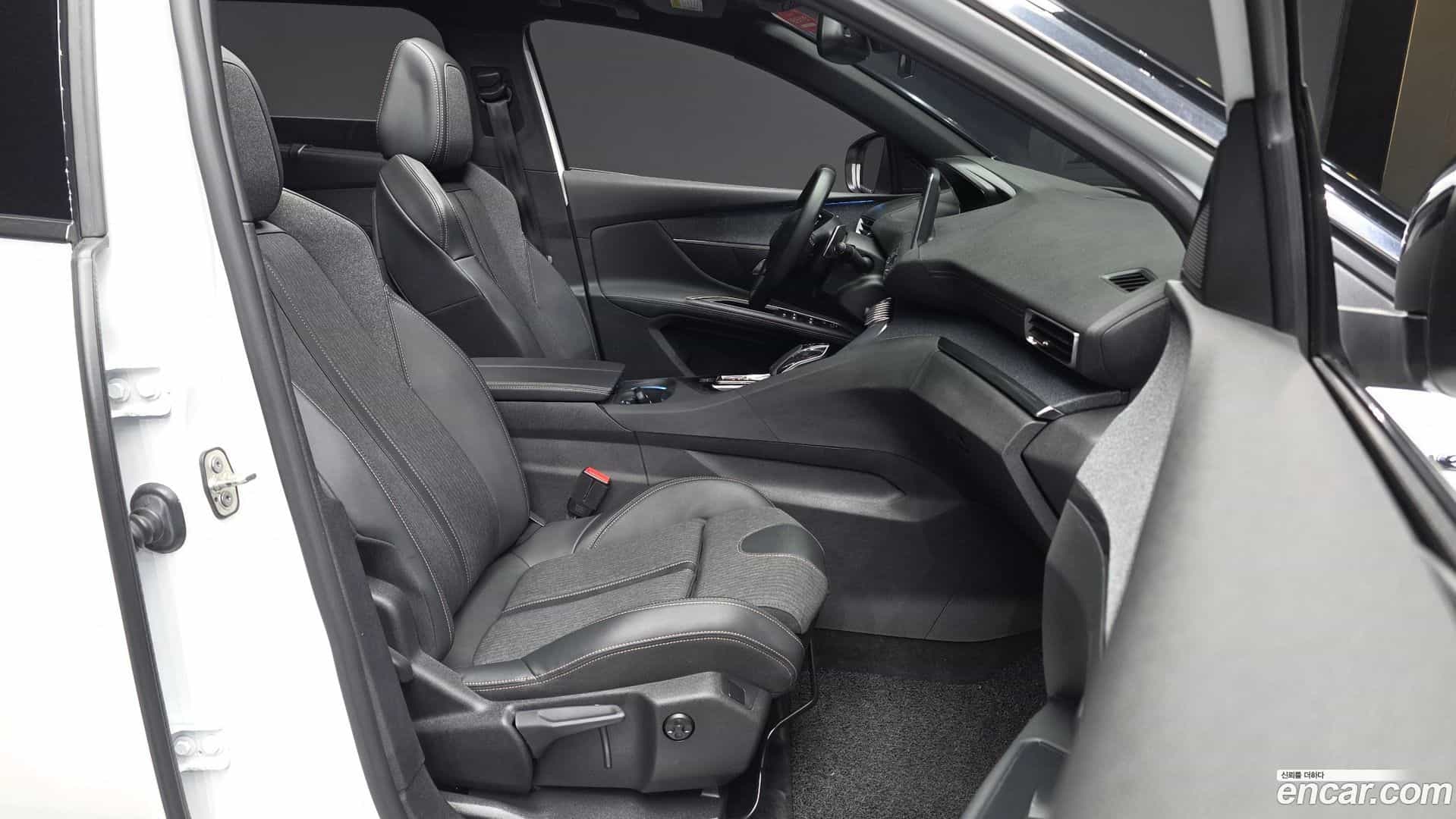 5008 Peugeot 2020.2-OPTION-015