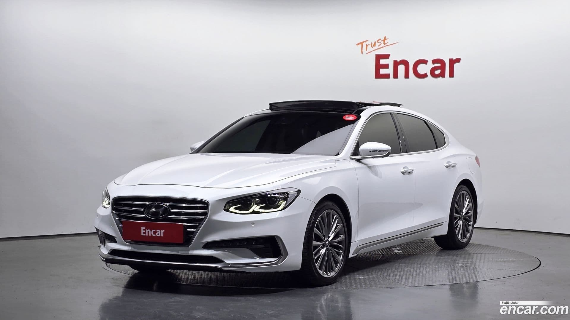 Main__Slider__Photo:Grandeur Hyundai 2019.0-0