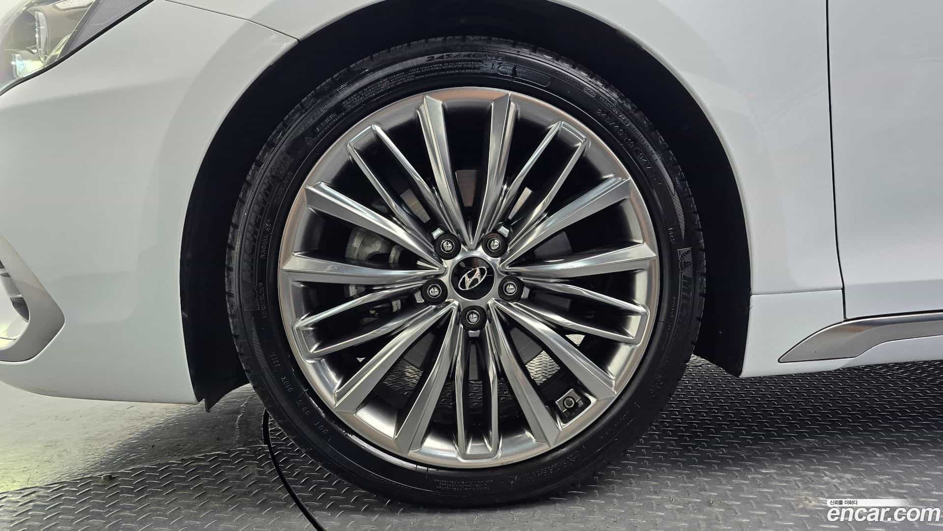 Grandeur Hyundai 2019.0-OUTER-005