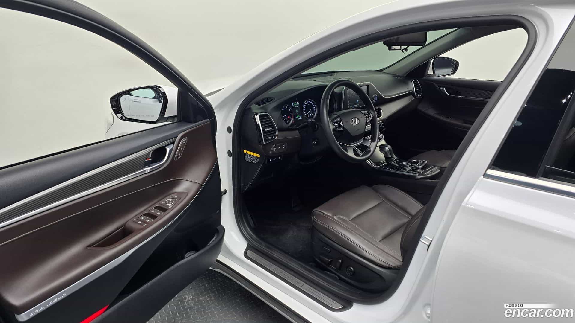 Grandeur Hyundai 2019.0-OPTION-015