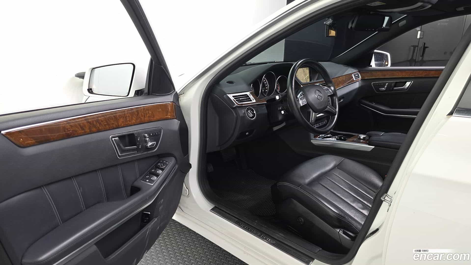 E-Class Mercedes-Benz 2015.6-INNER-010