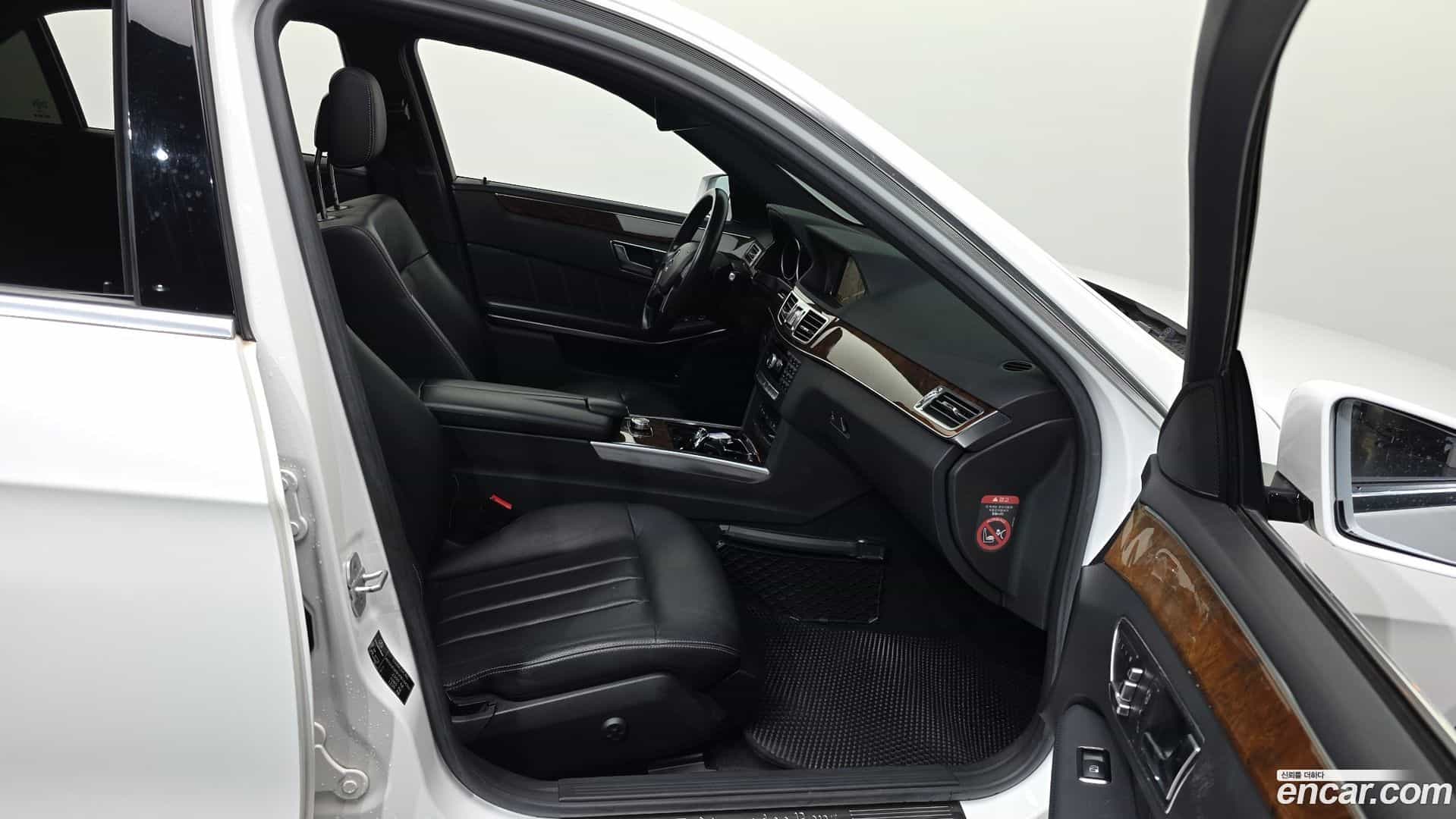 E-Class Mercedes-Benz 2015.6-OPTION-015
