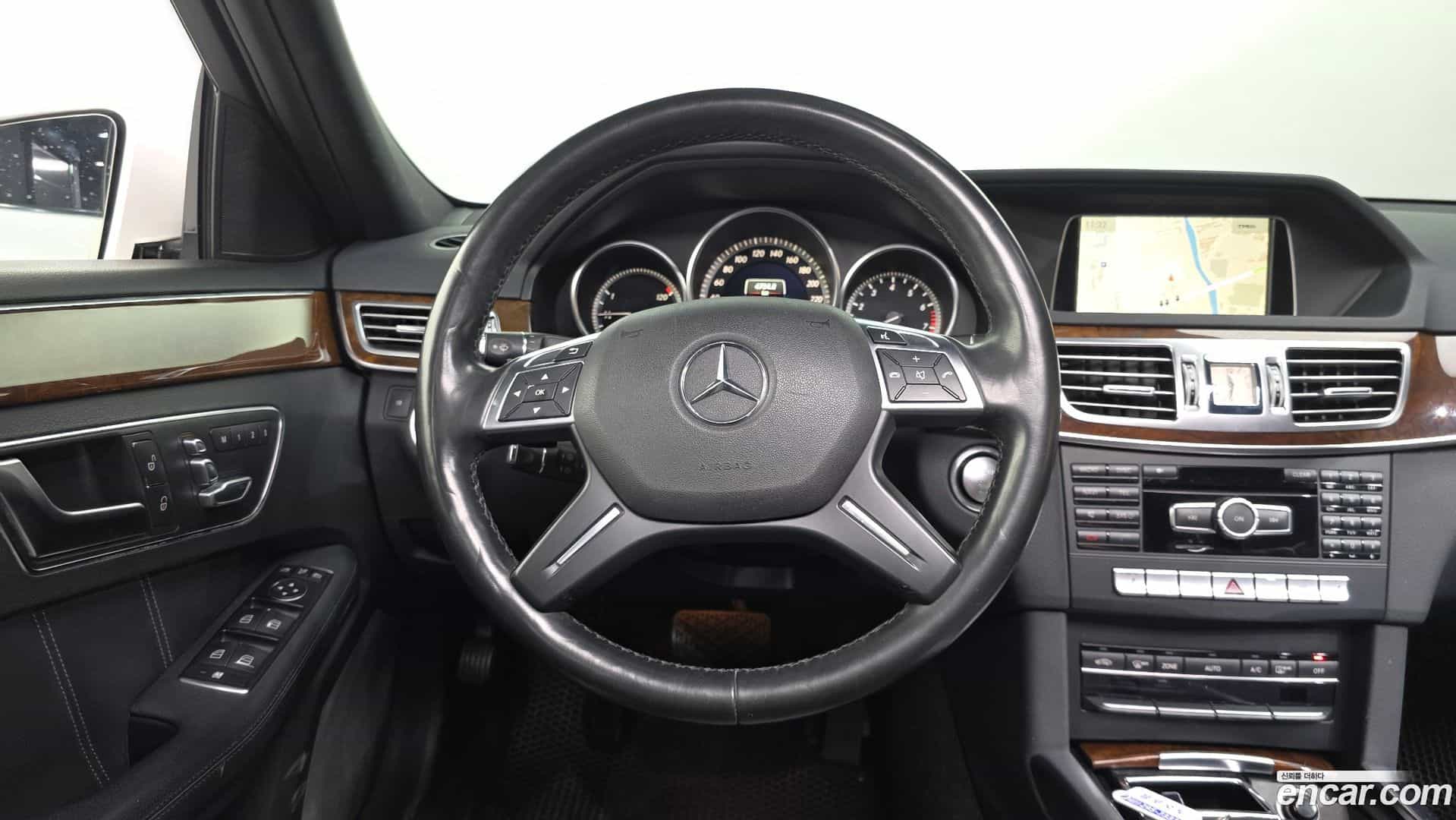 E-Class Mercedes-Benz 2015.6-OPTION-017