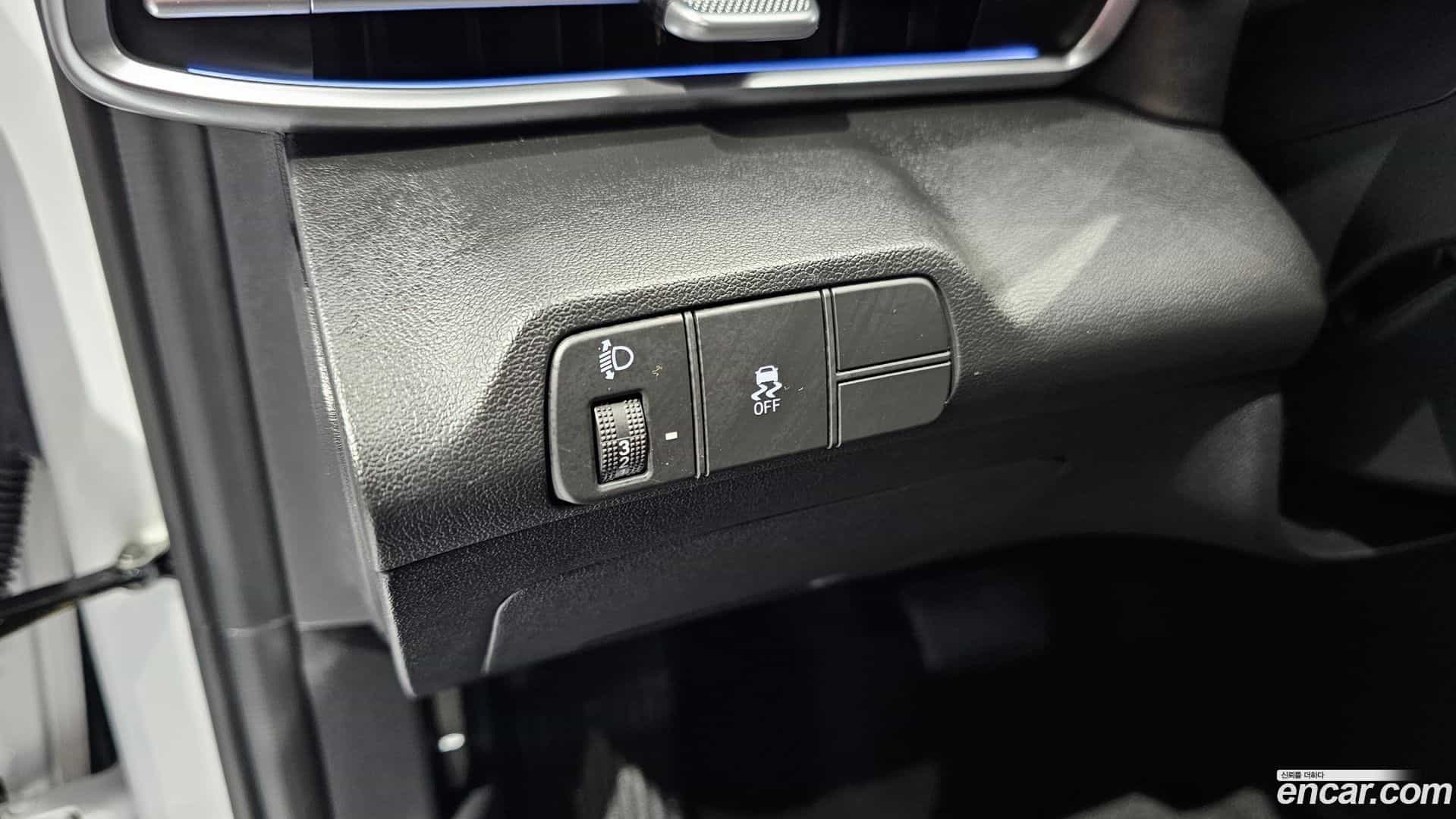 AVANTE Hyundai 2023.9-OPTION-022