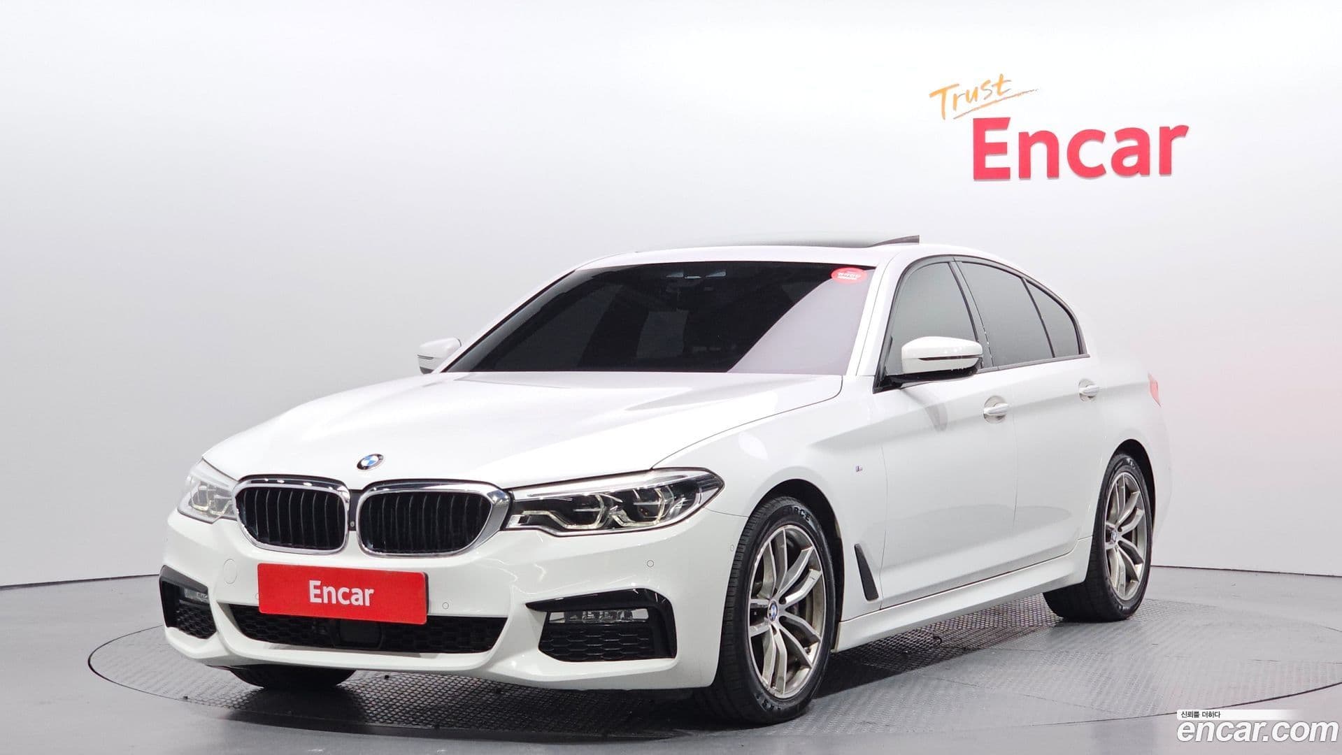 Main__Slider__Photo:5-Series BMW 2017.6-0