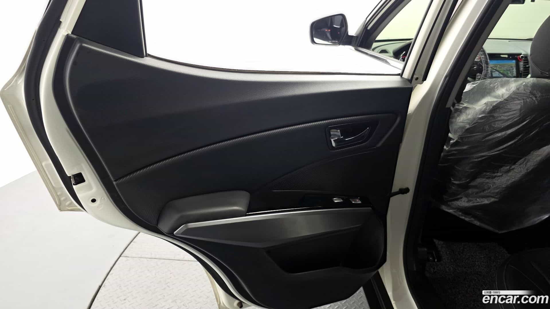 TIBOLI KG Mobility 2017.8-INNER-035
