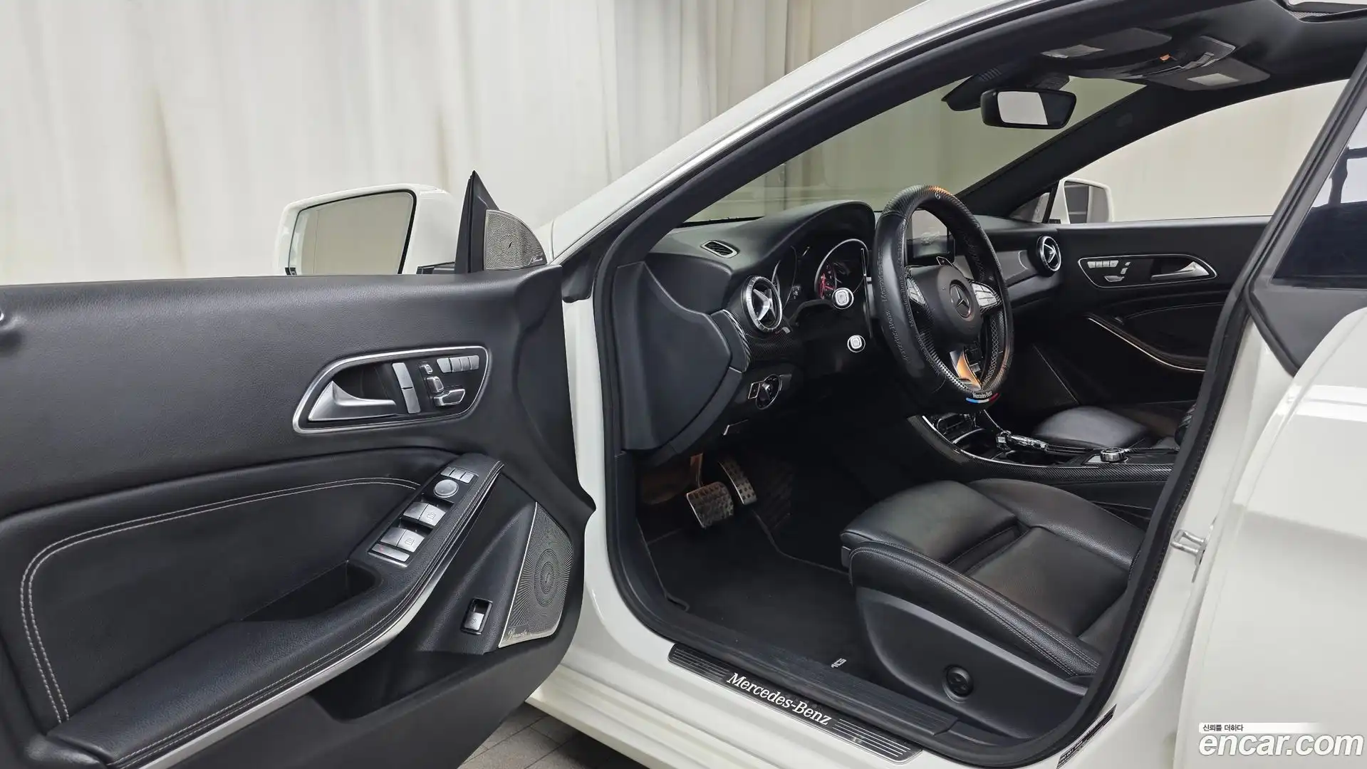 CLA-Class Mercedes-Benz 2017.3-INNER-010