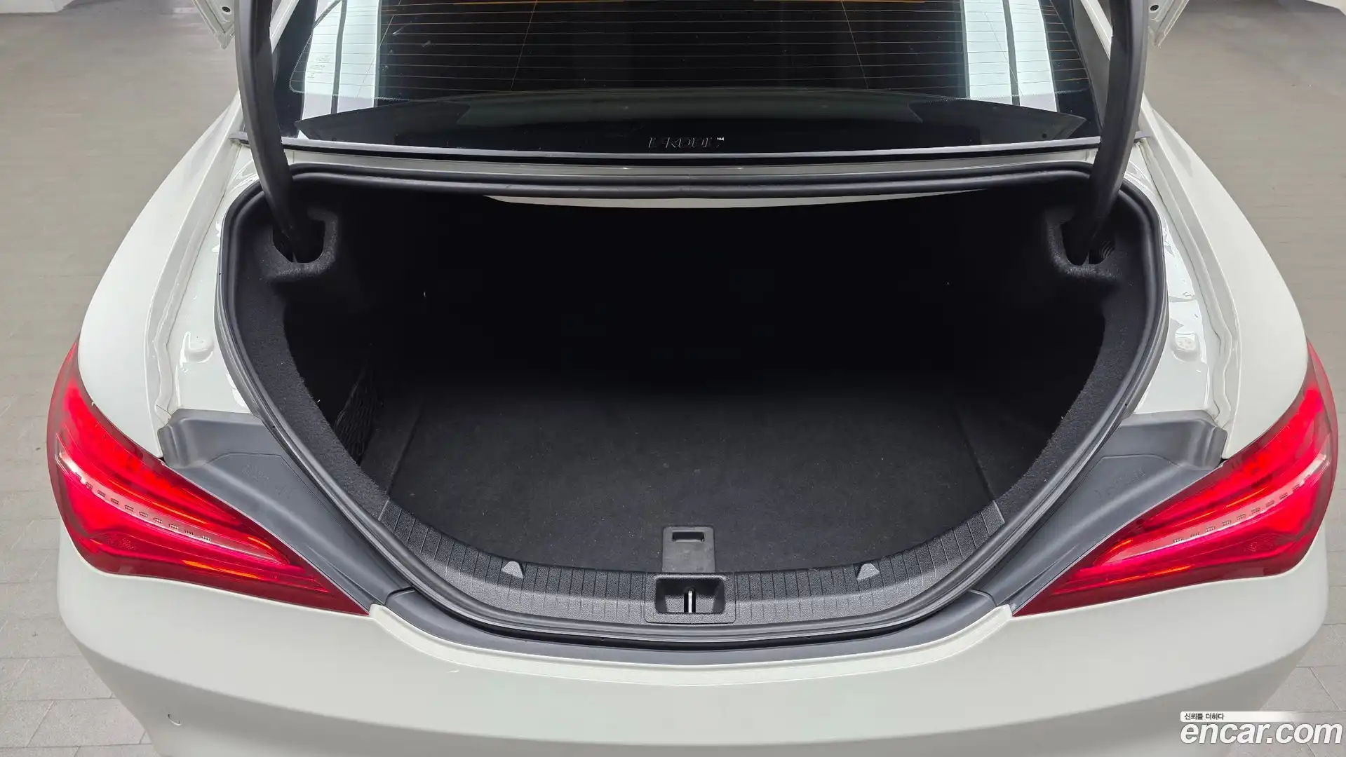 CLA-Class Mercedes-Benz 2017.3-OPTION-019