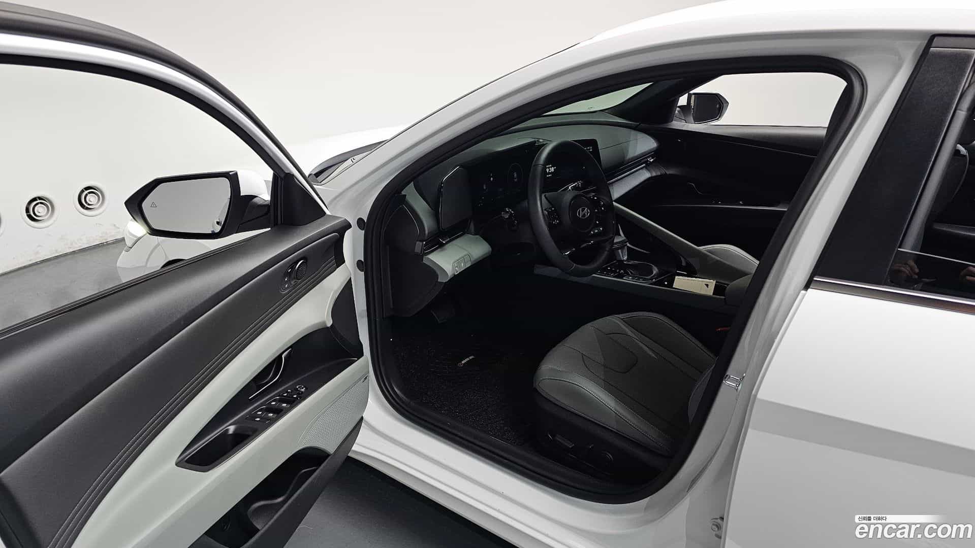 AVANTE Hyundai 2026.1-INNER-010