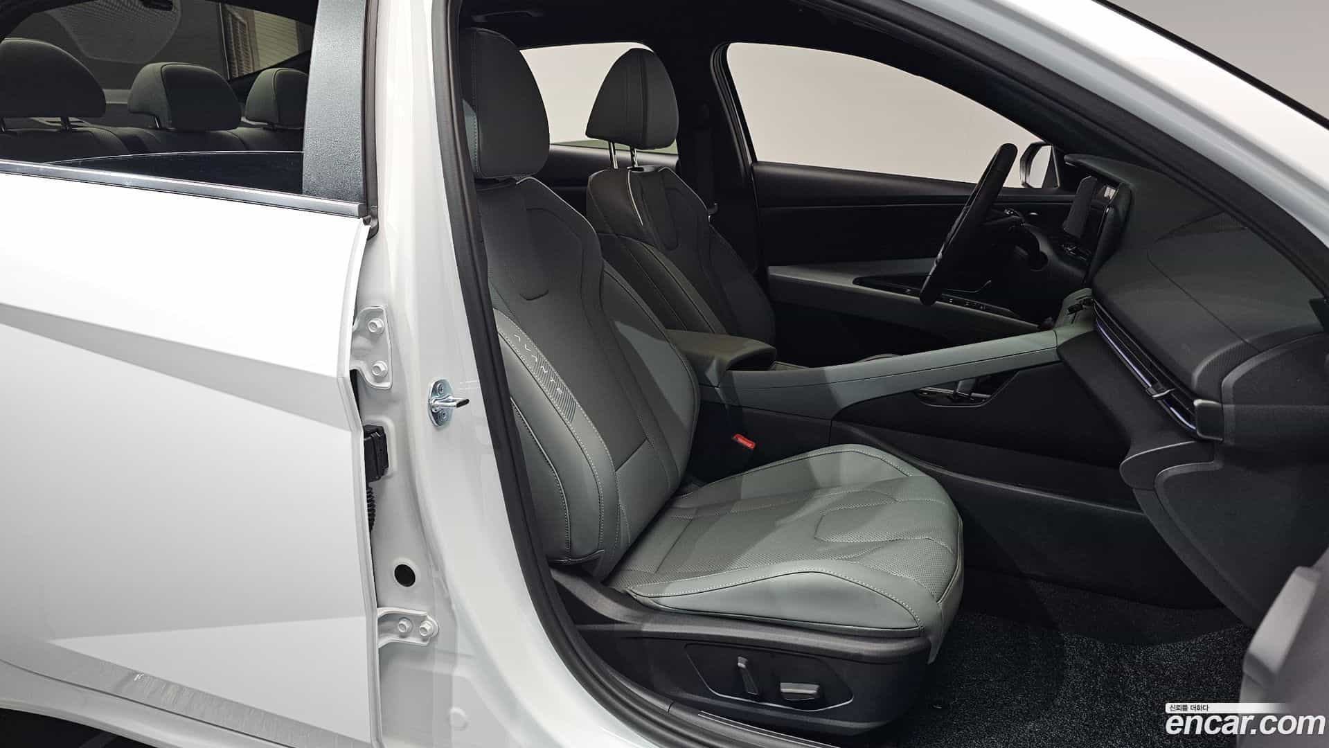 AVANTE Hyundai 2026.1-INNER-036