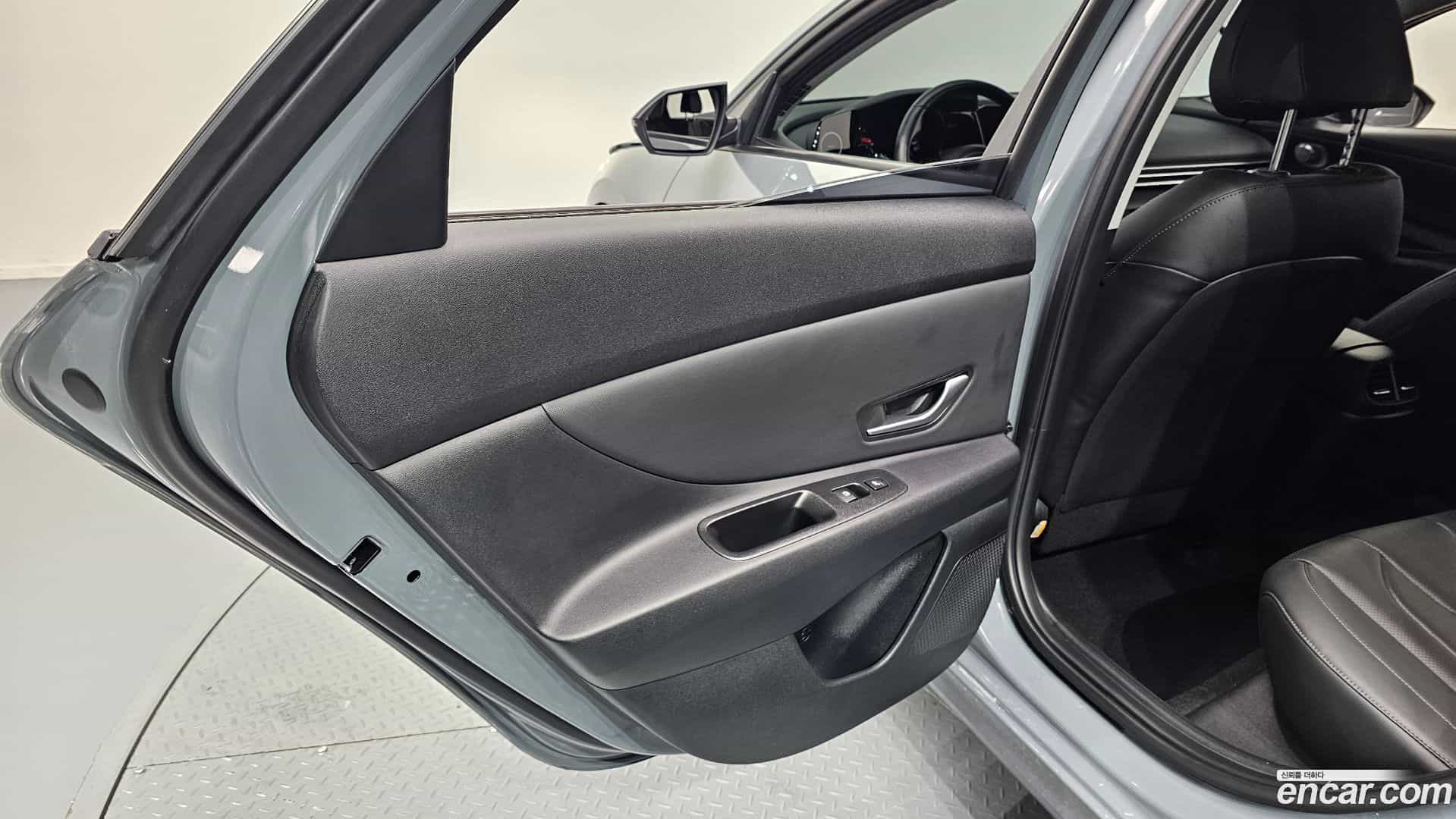 AVANTE Hyundai 2022.2-INNER-035
