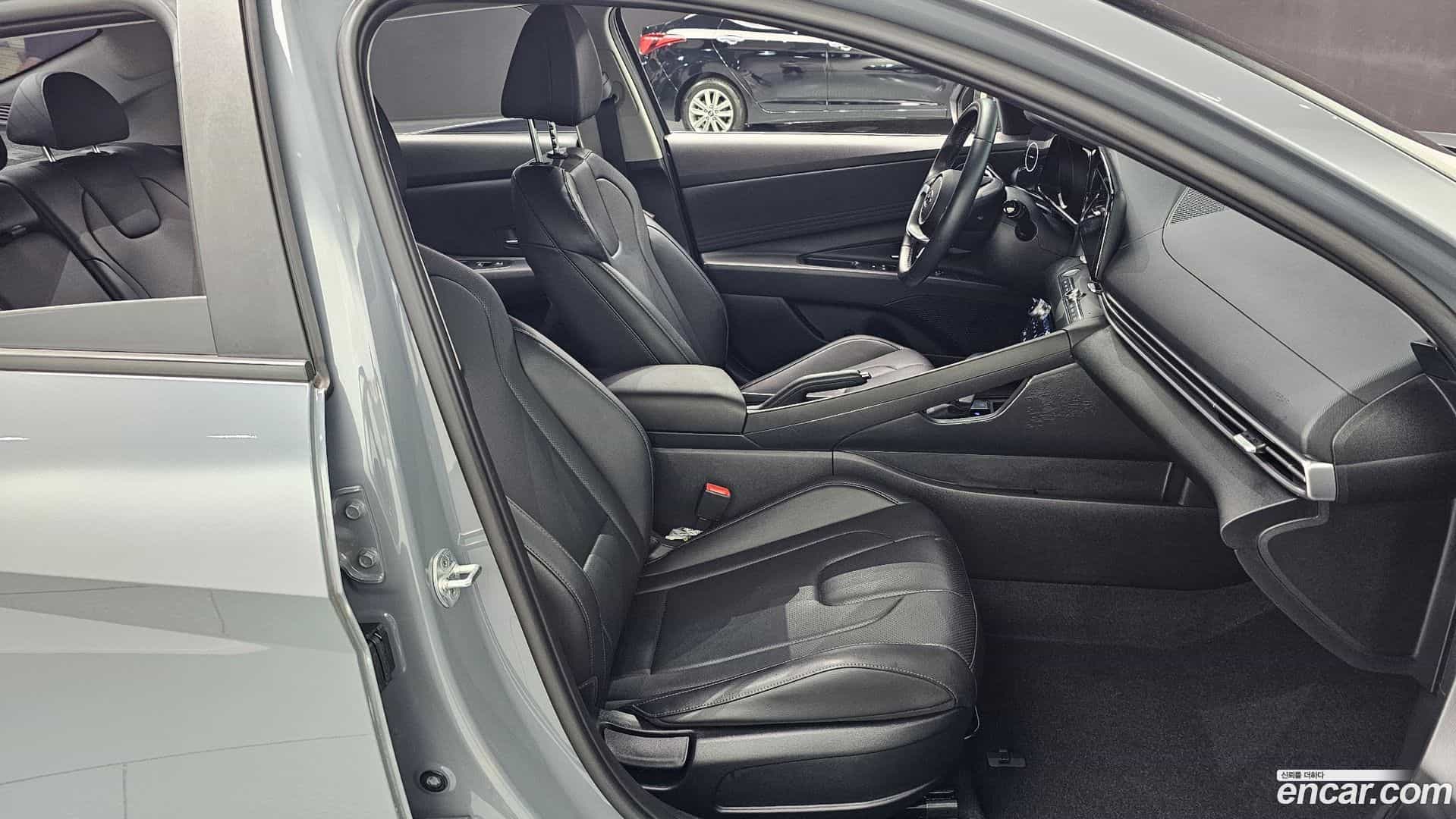 AVANTE Hyundai 2022.2-INNER-036