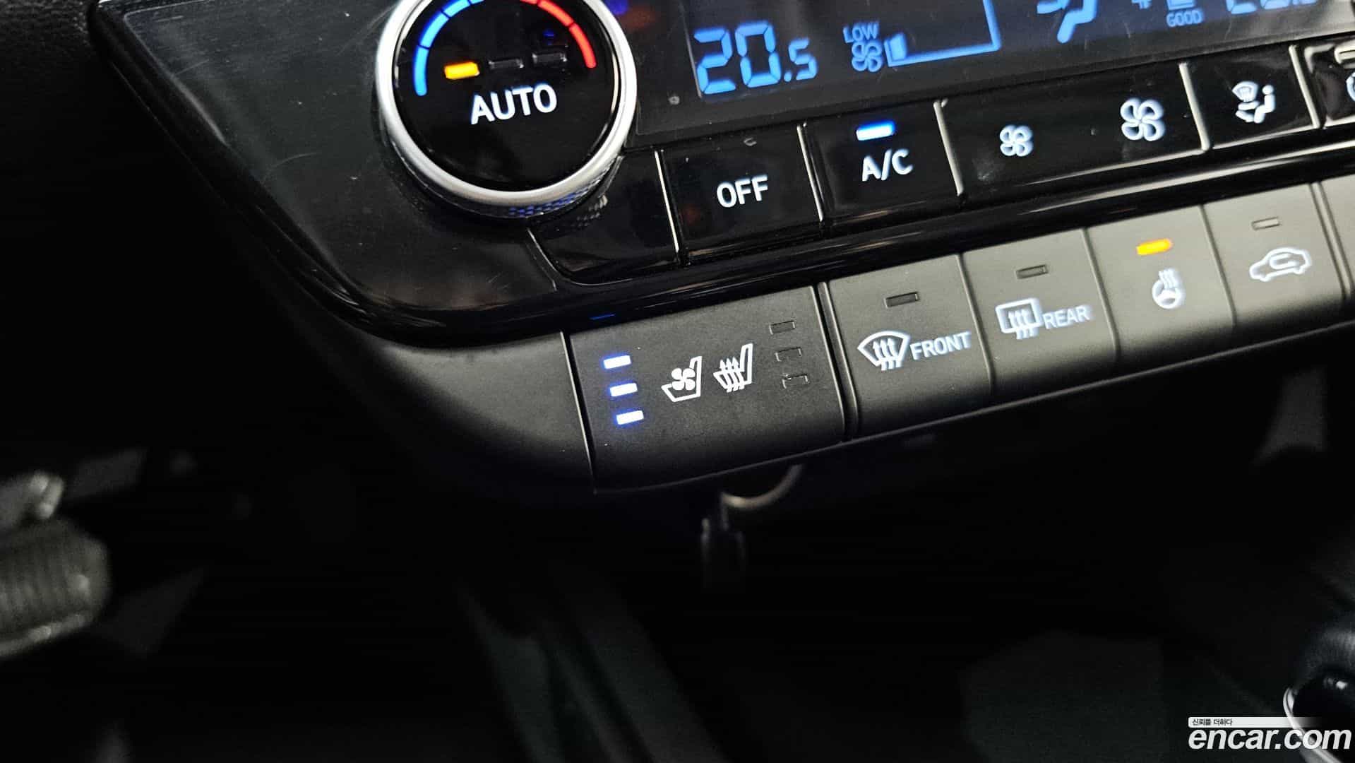 AVANTE Hyundai 2022.2-OPTION-041