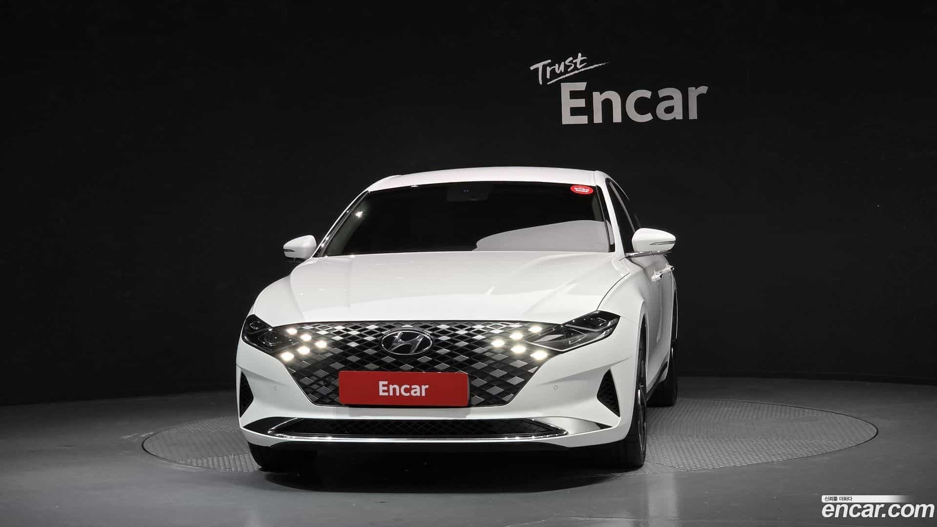 Grandeur Hyundai 2022.1-OUTER-003