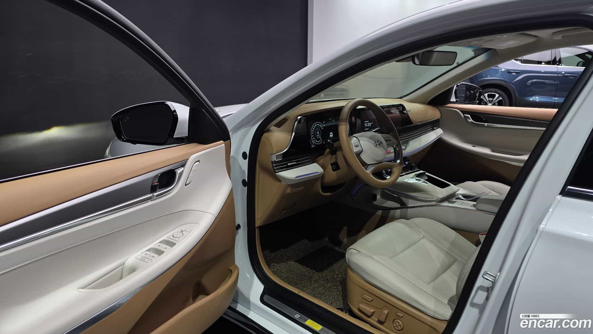 Grandeur Hyundai 2022.1-INNER-010
