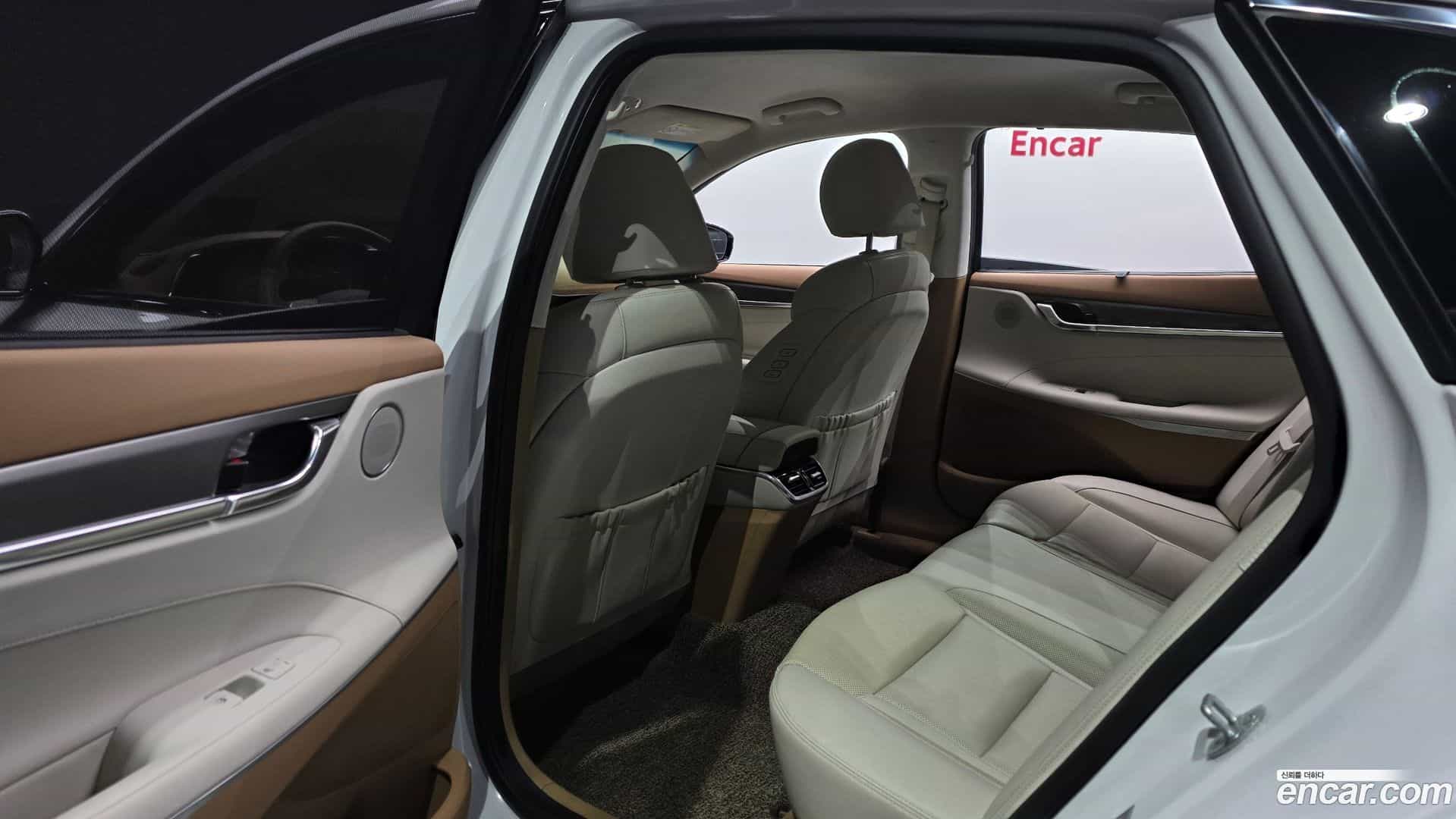 Grandeur Hyundai 2022.1-OPTION-015