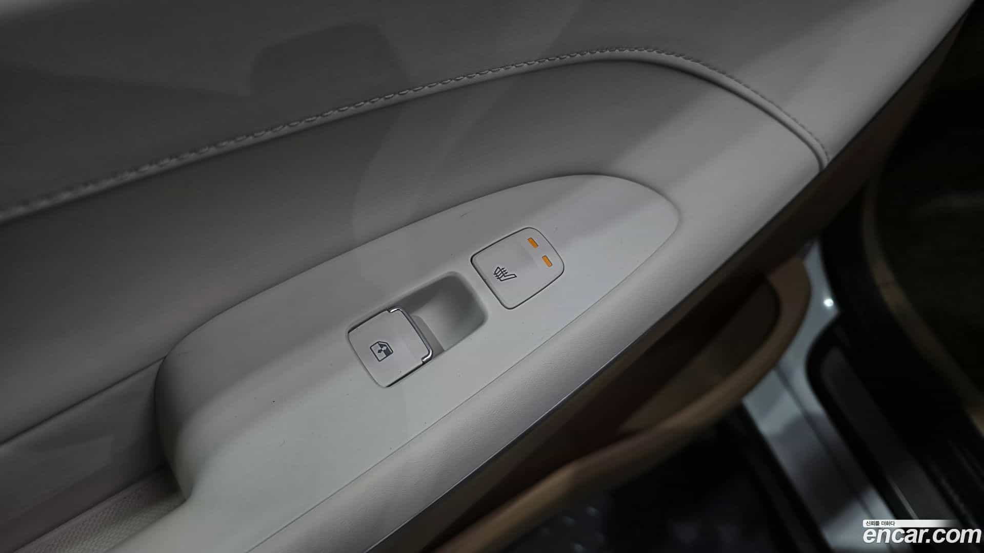Grandeur Hyundai 2022.1-OPTION-023