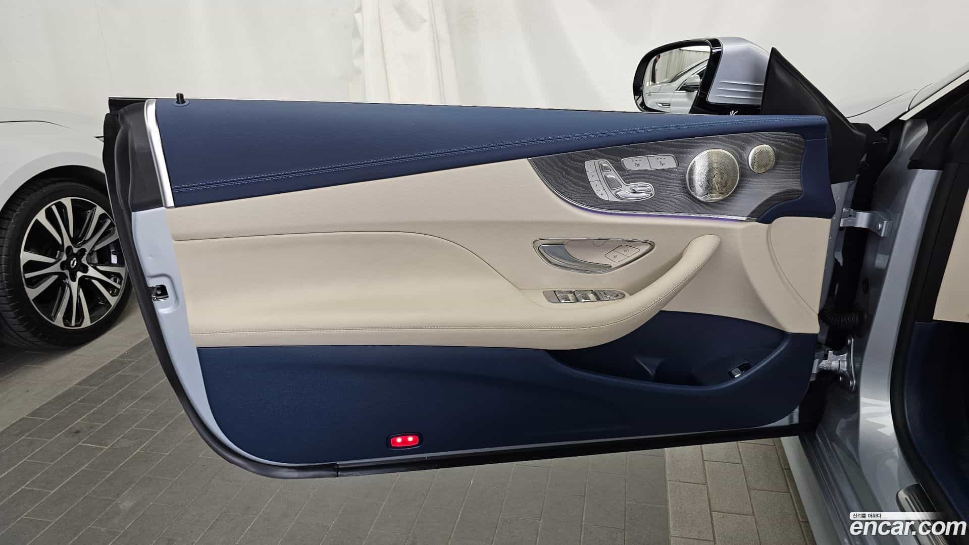 E-Class Mercedes-Benz 2023.8-INNER-034
