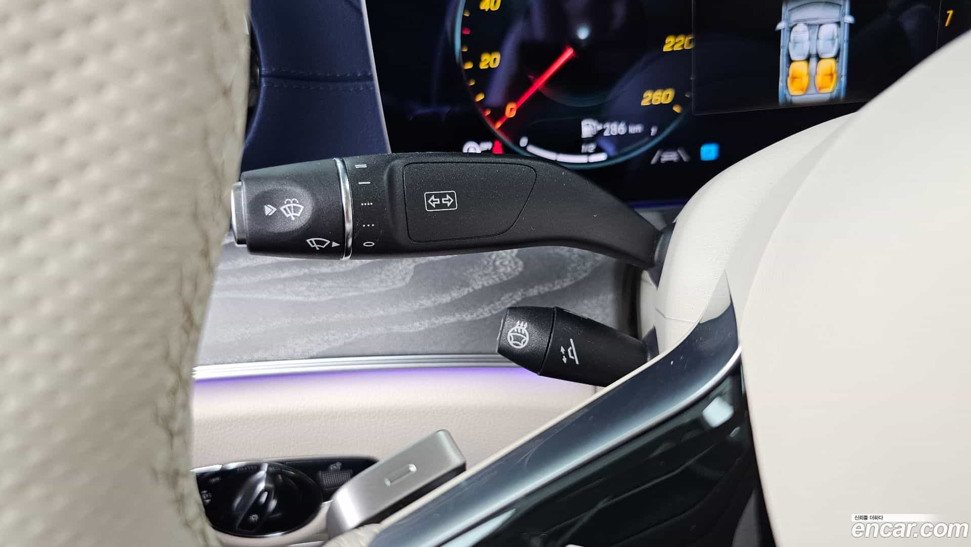 E-Class Mercedes-Benz 2023.8-OPTION-040