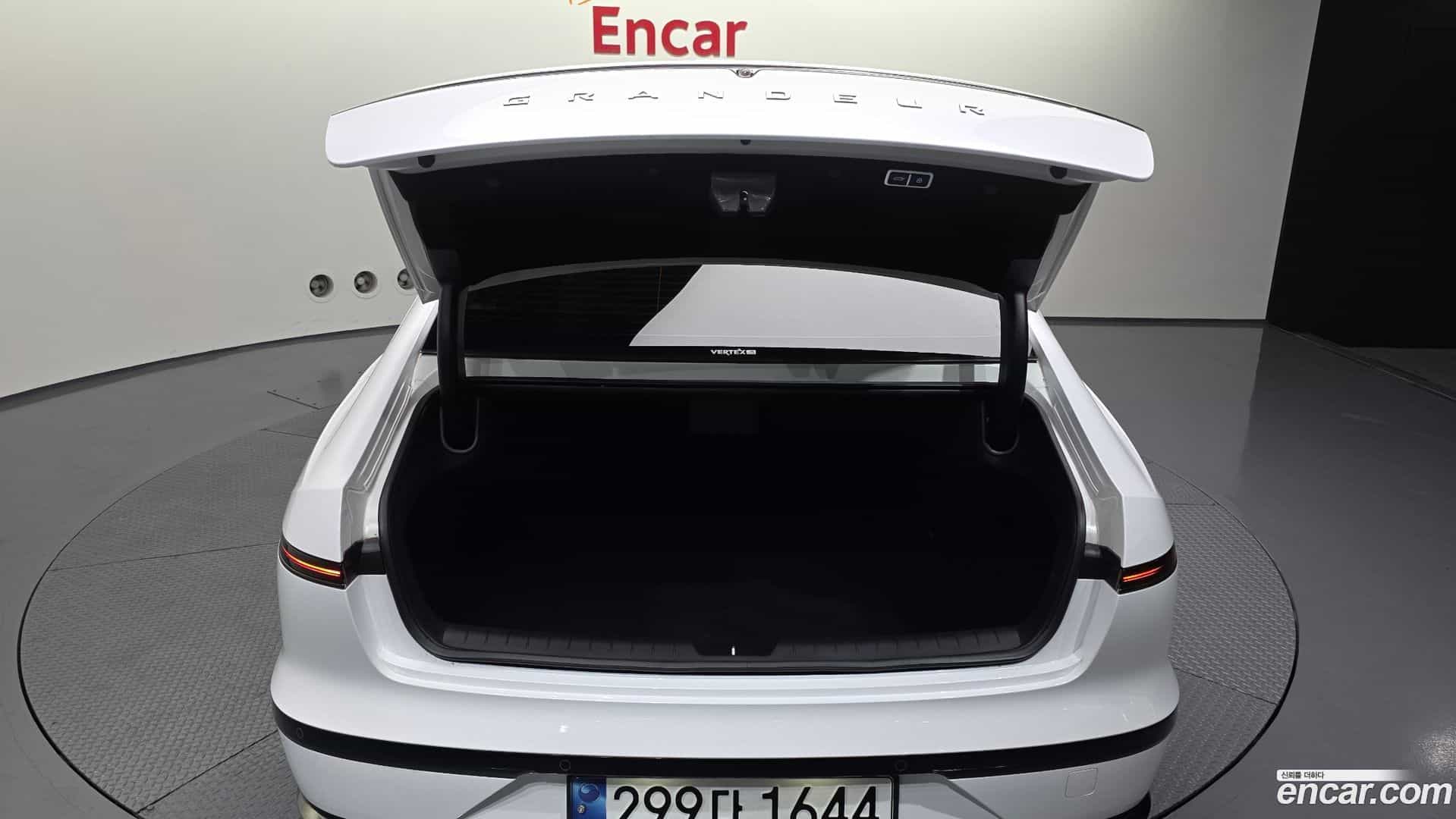 Grandeur Hyundai 2023.4-OPTION-024