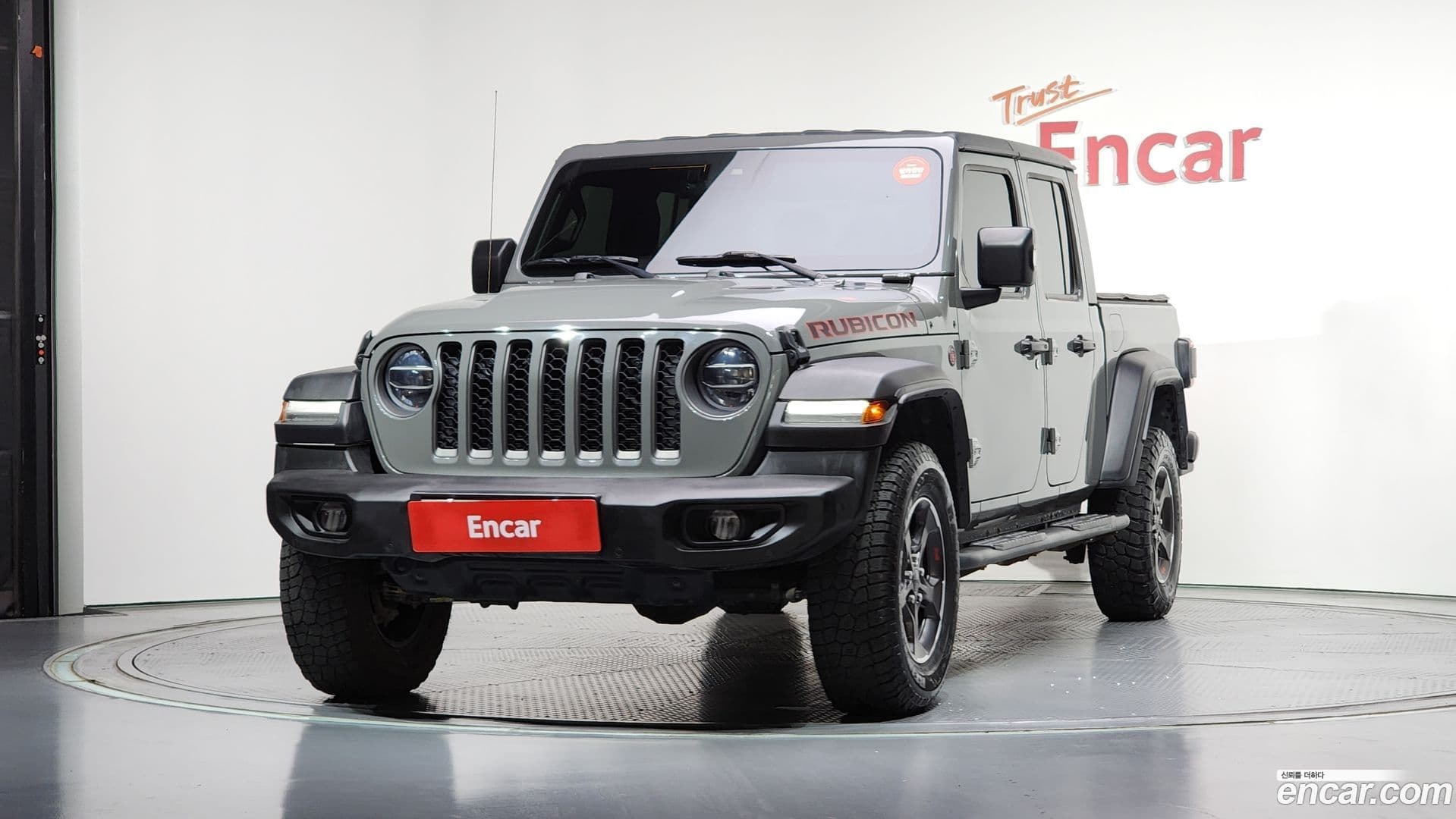Main__Slider__Photo:Gladiator Jeep 2021.2-0