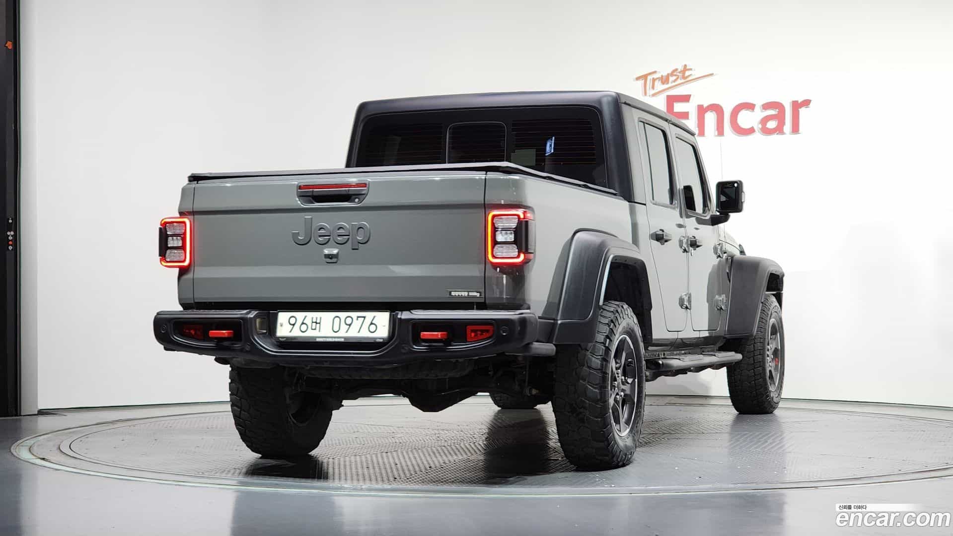Gladiator Jeep 2021.2-OUTER-002