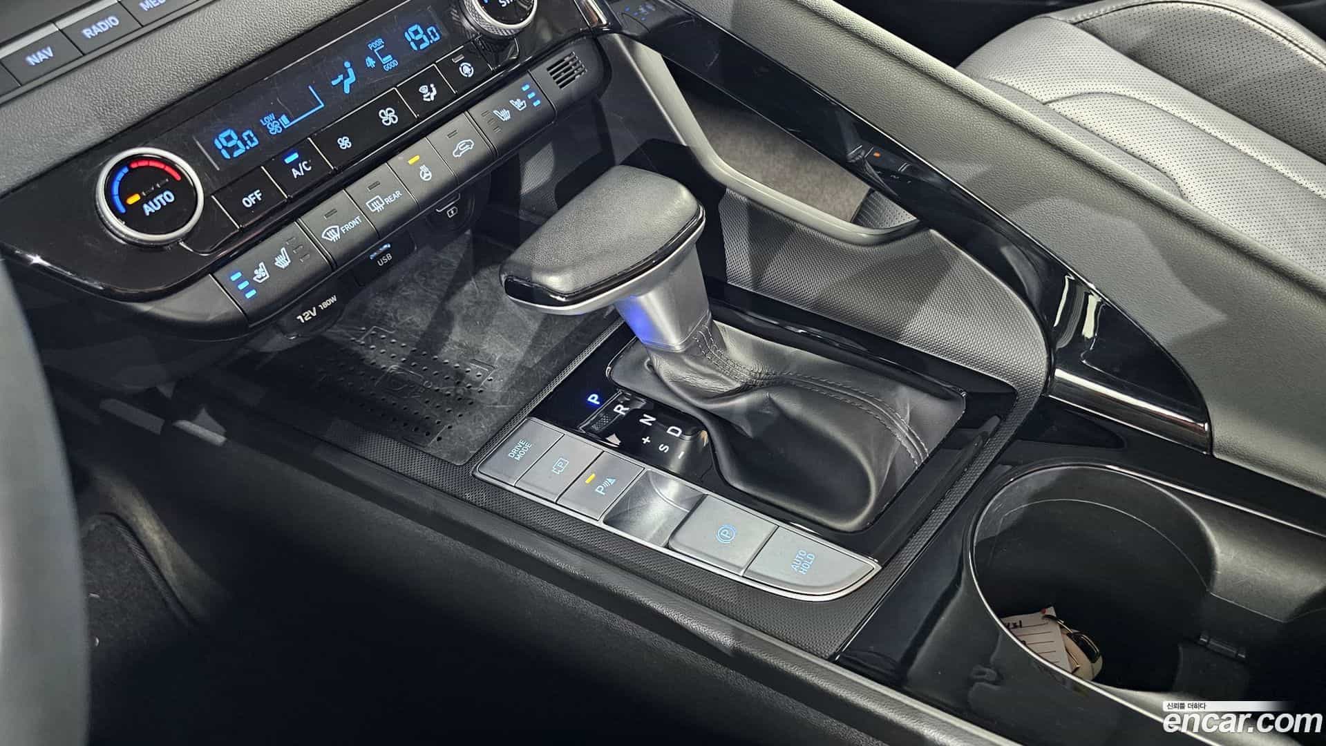 AVANTE Hyundai 2020.4-INNER-009