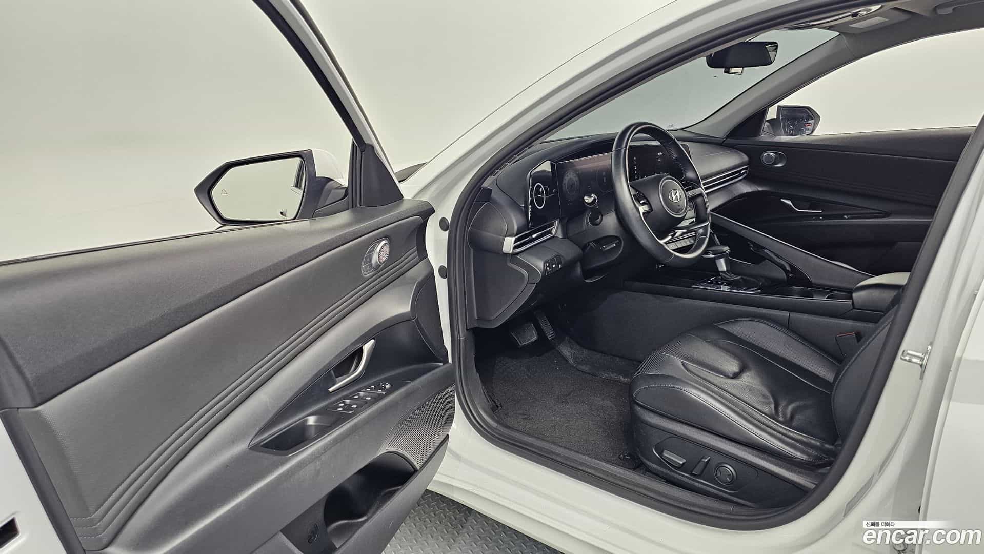 AVANTE Hyundai 2020.4-INNER-010